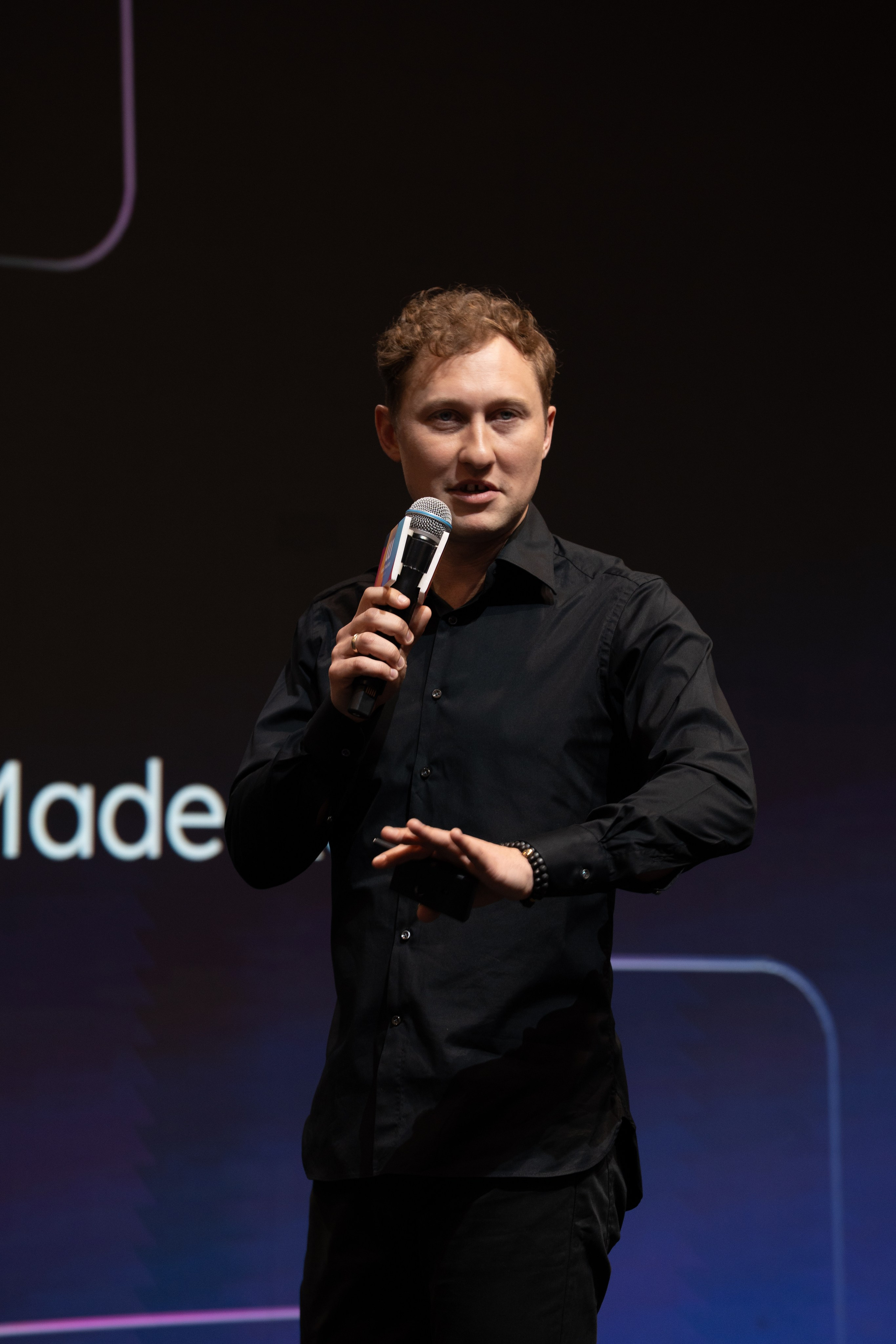 TON. PHOTOGRAPHER IN HONG KONG (WEDDING, FASHION, FAMILY, EVENTS)