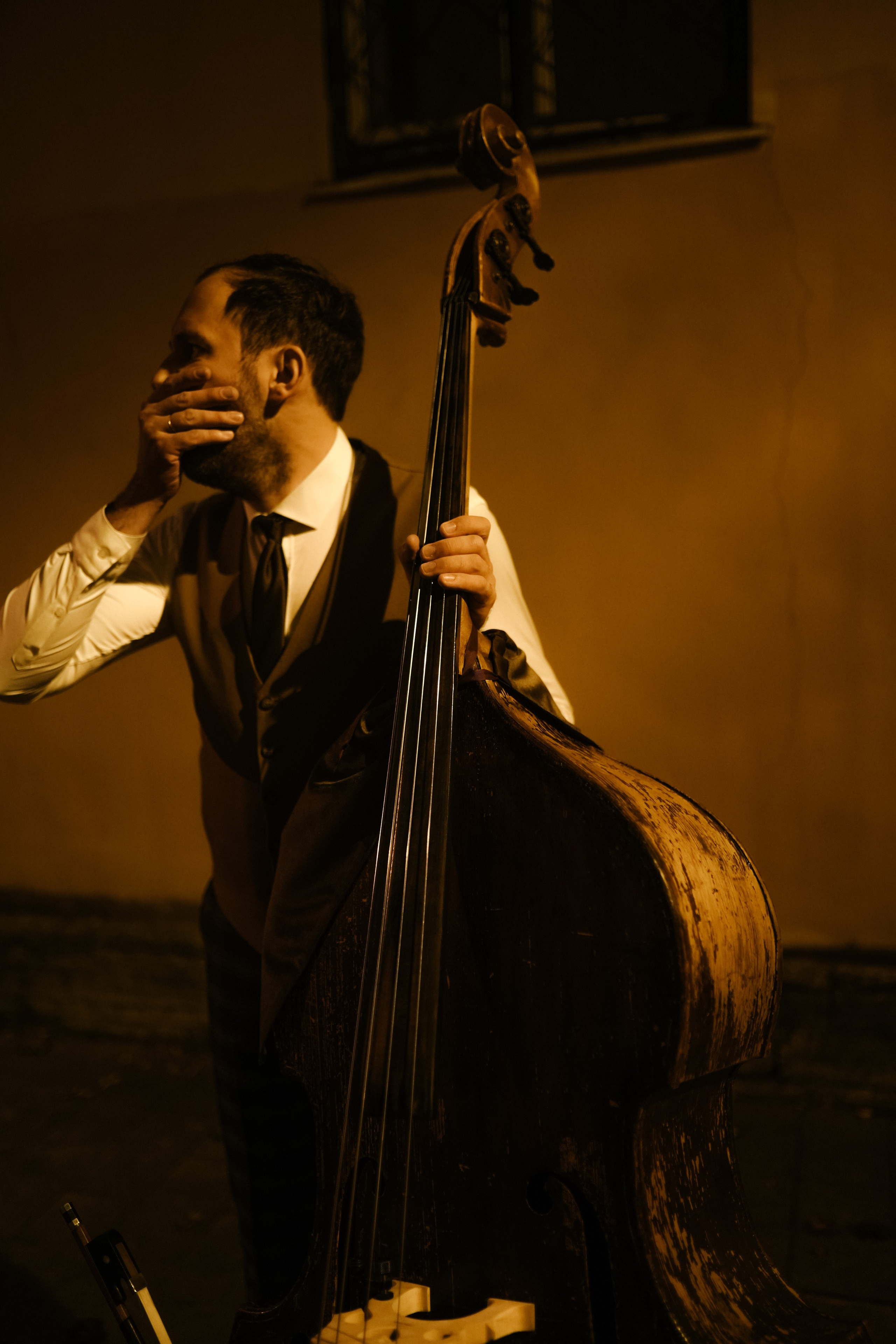 2023. Стрит-фотография, полная абсурда, идиотизма и красоты