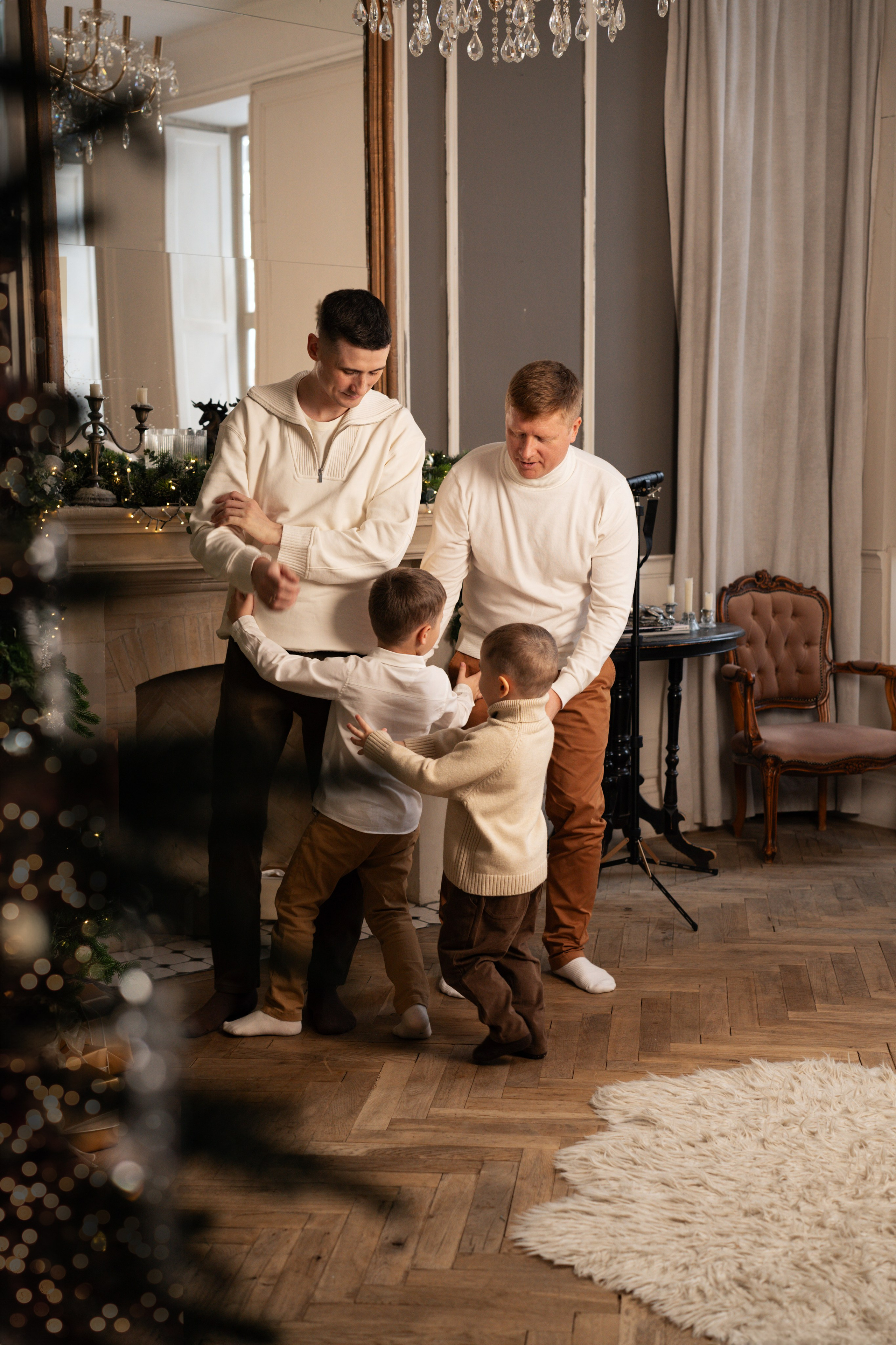 Christmas Photoshoot in Abu Dhabi — Magical Holiday Moments. Mariia Safronova is your photographer in Abu Dhabi and Dubai