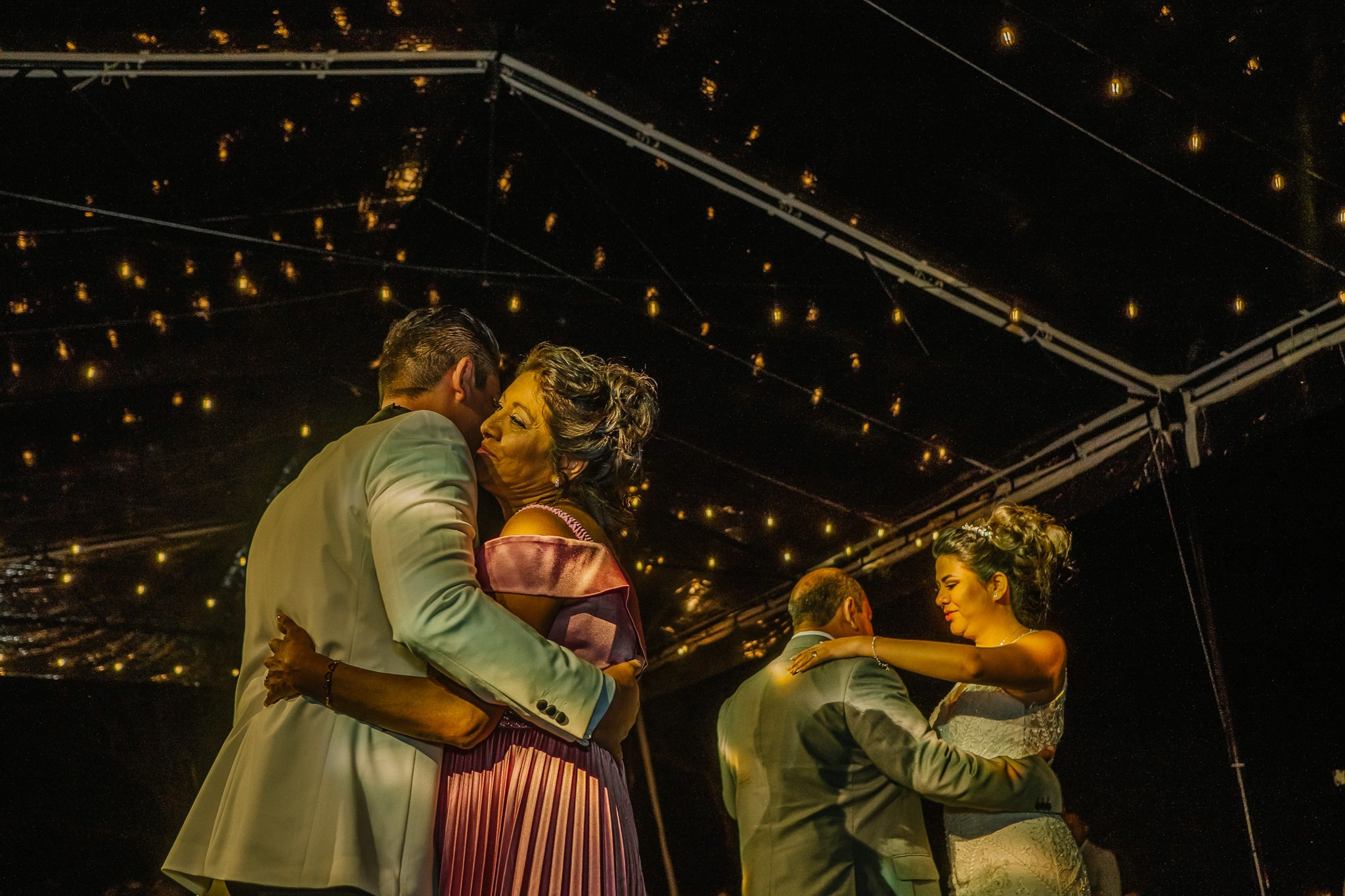 Yenisel & Raul / Tepoztlan. Wedding and family photographer in Mexico City