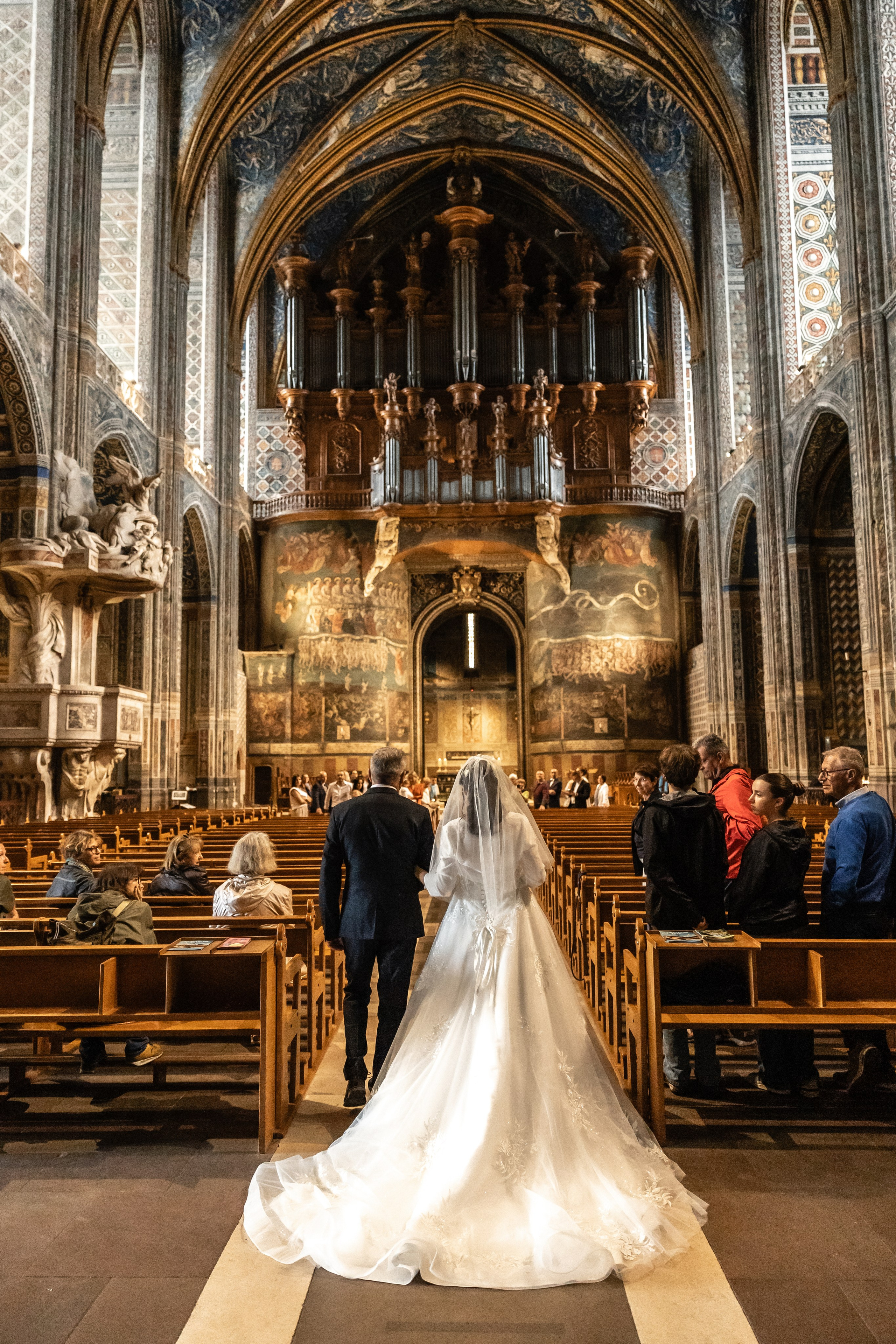 Свадебные фотосессии на юго-западе Франции, запечатленные через свет, эмоции и подлинные моменты. Евгения Смирнова — фотограф в Тулузе и юго-западной Франции