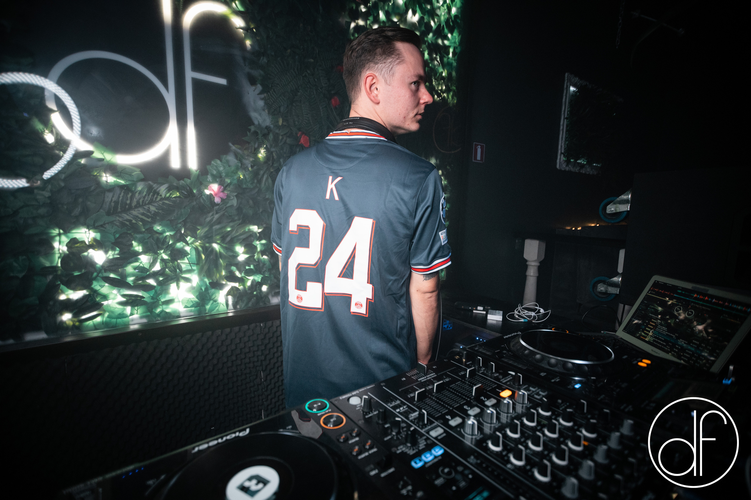 Pasākumi un naktsklubi. BELLOW US FOTOGRĀFS RĪGA