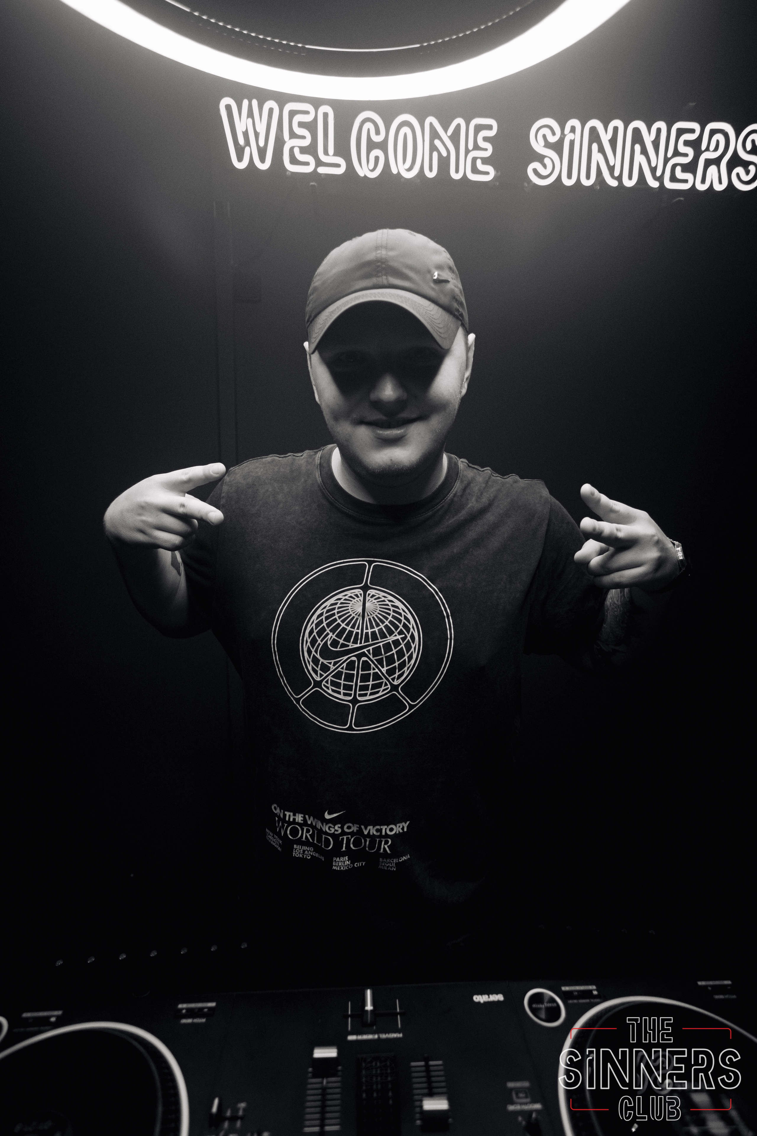 Pasākumi un naktsklubi. BELLOW US FOTOGRĀFS RĪGA