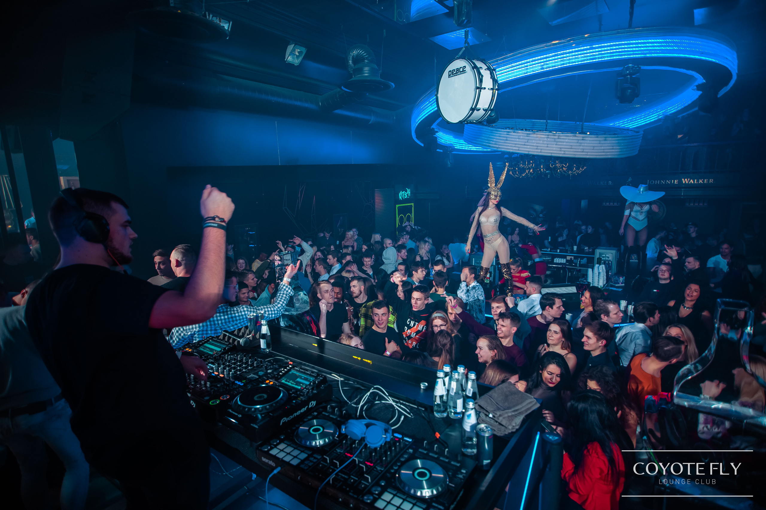 Pasākumi un naktsklubi. BELLOW US FOTOGRĀFS RĪGA