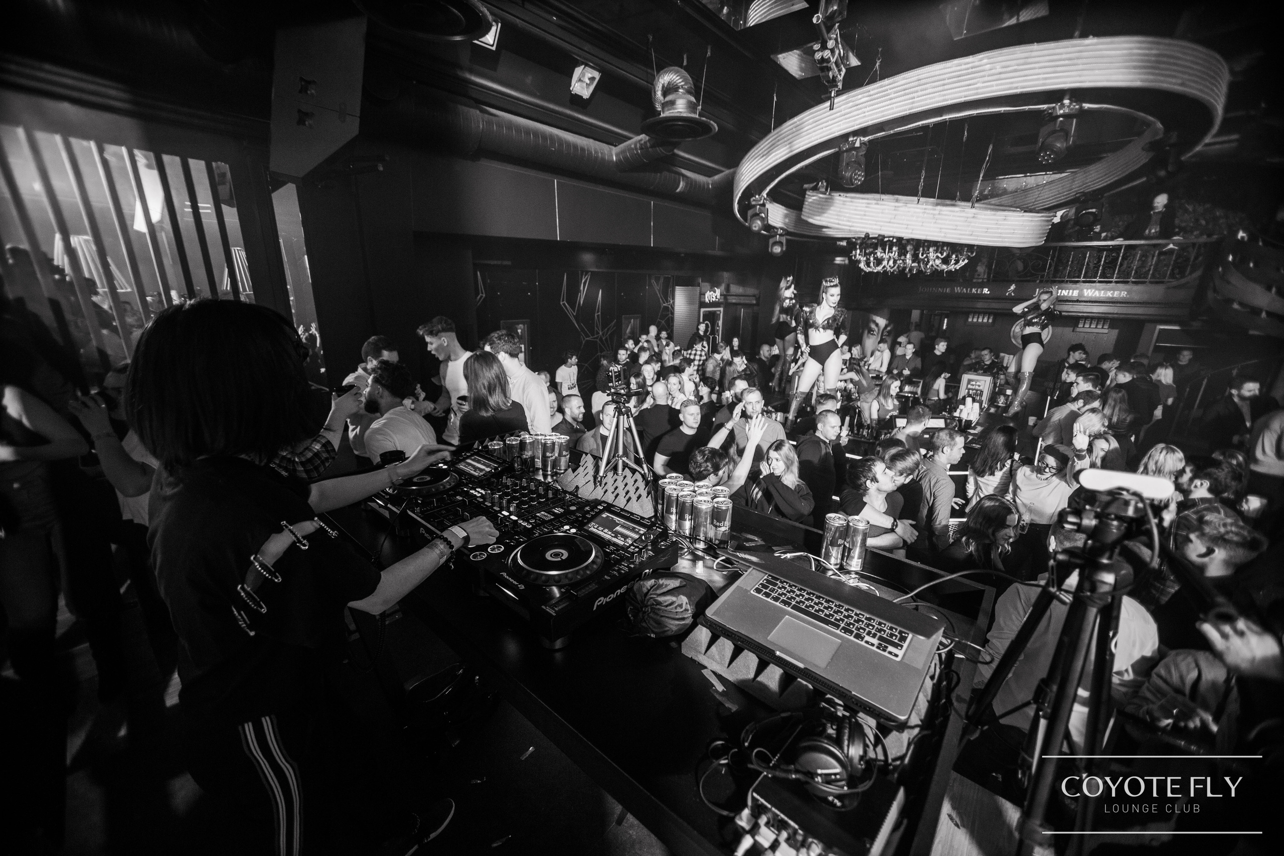 Pasākumi un naktsklubi. BELLOW US FOTOGRĀFS RĪGA