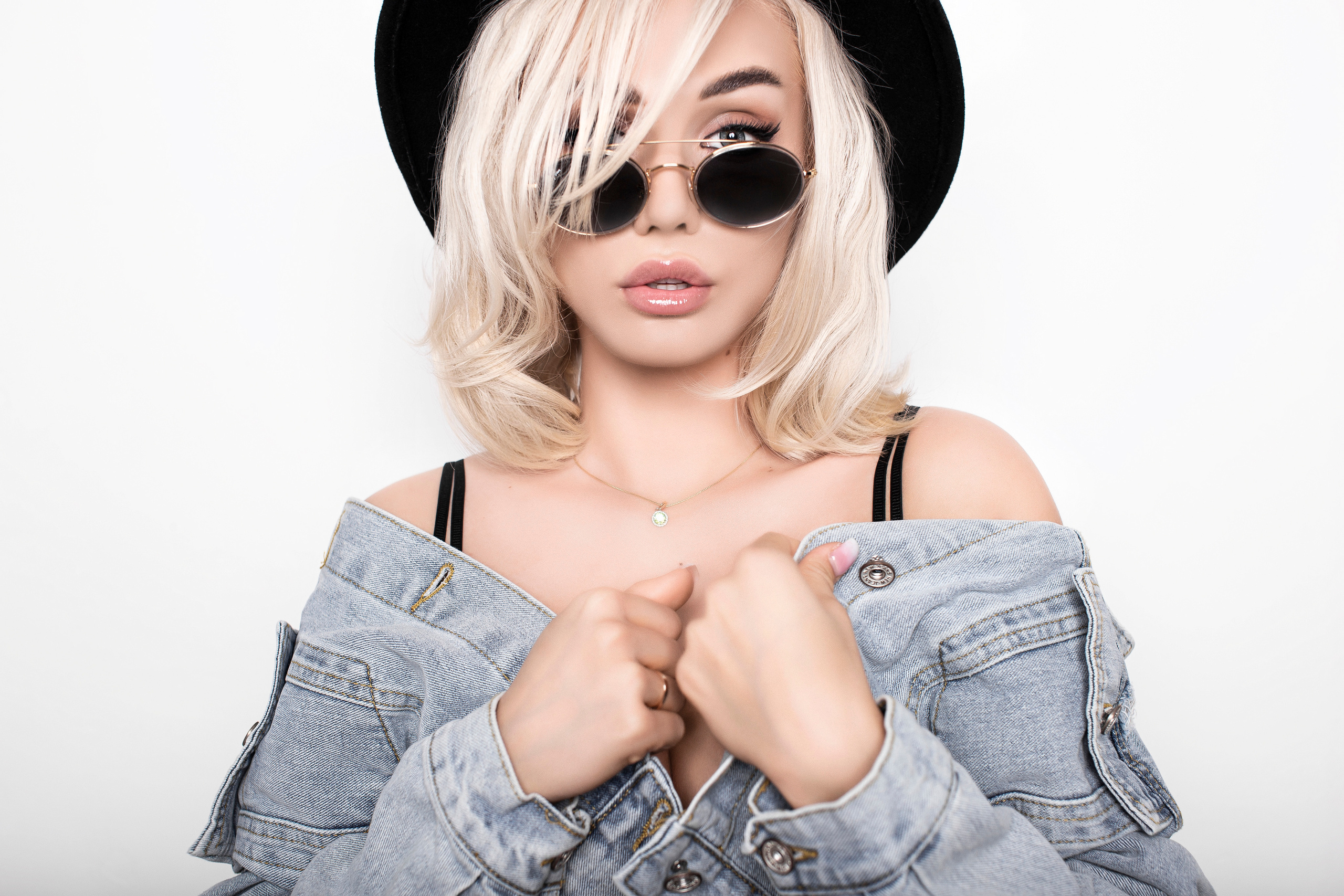 Portreti. BELLOW US FOTOGRĀFS RĪGA