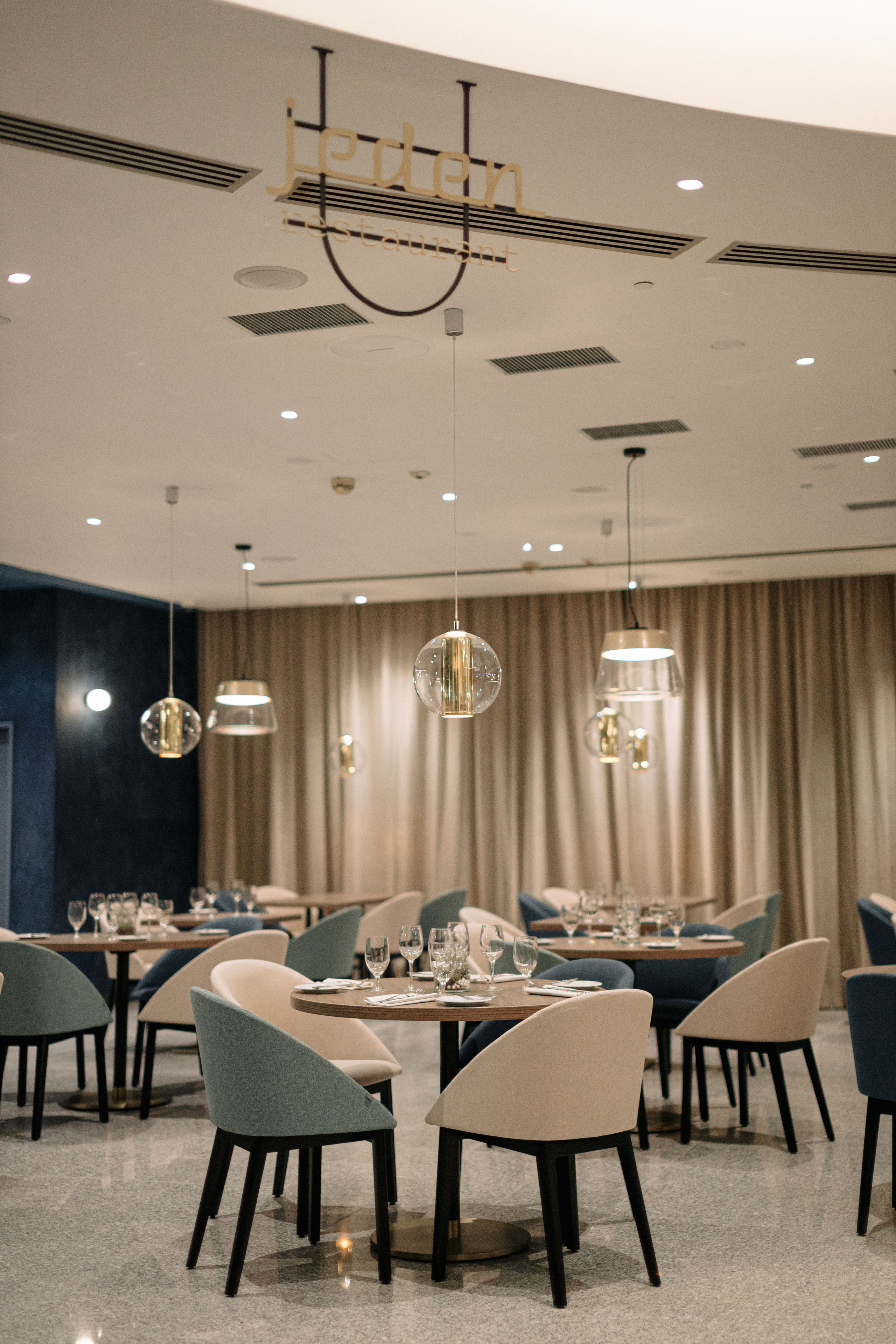 Interjers & nekustamais īpašums. BELLOW US FOTOGRĀFS RĪGA