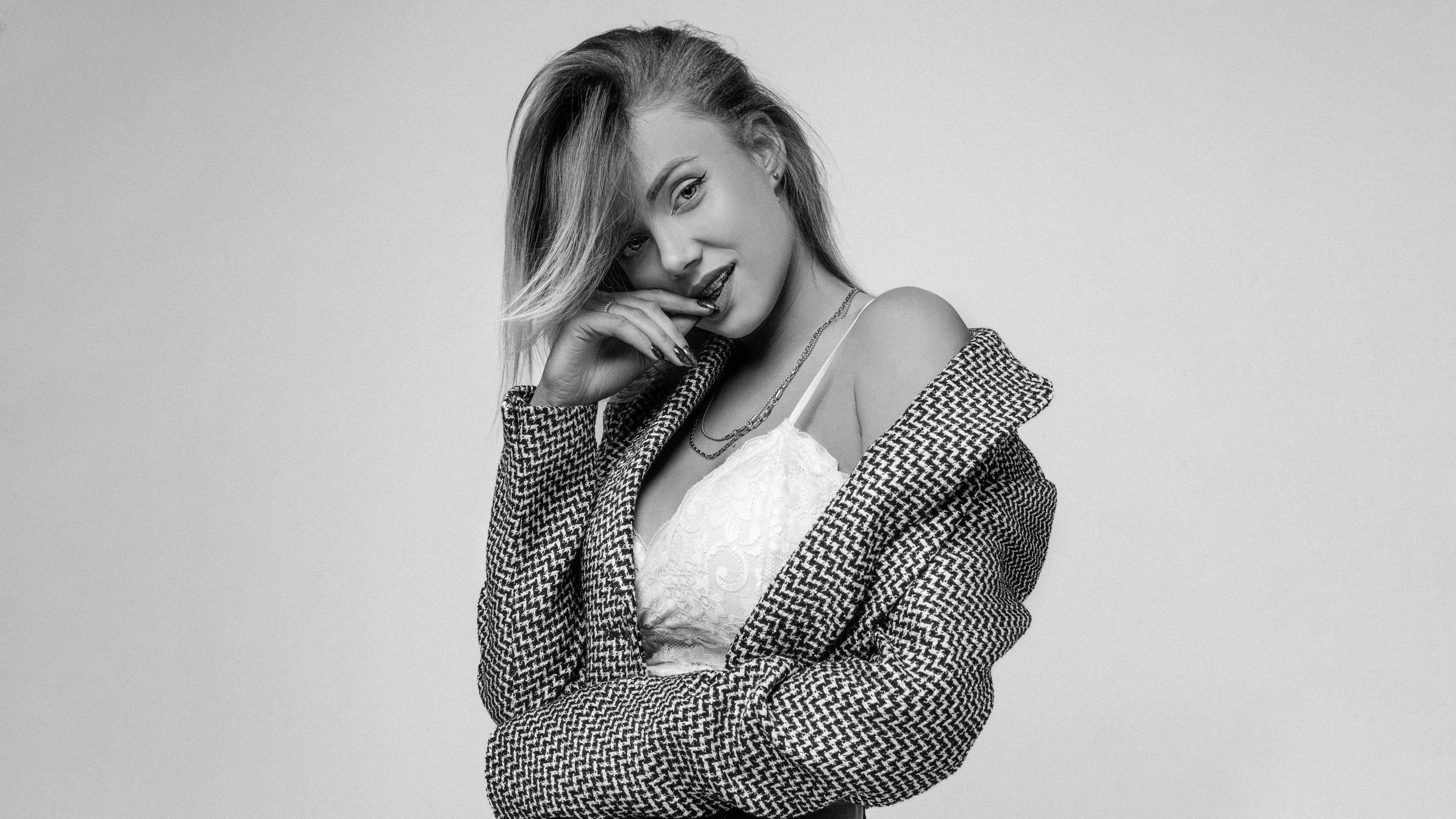 Portreti. BELLOW US FOTOGRĀFS RĪGA