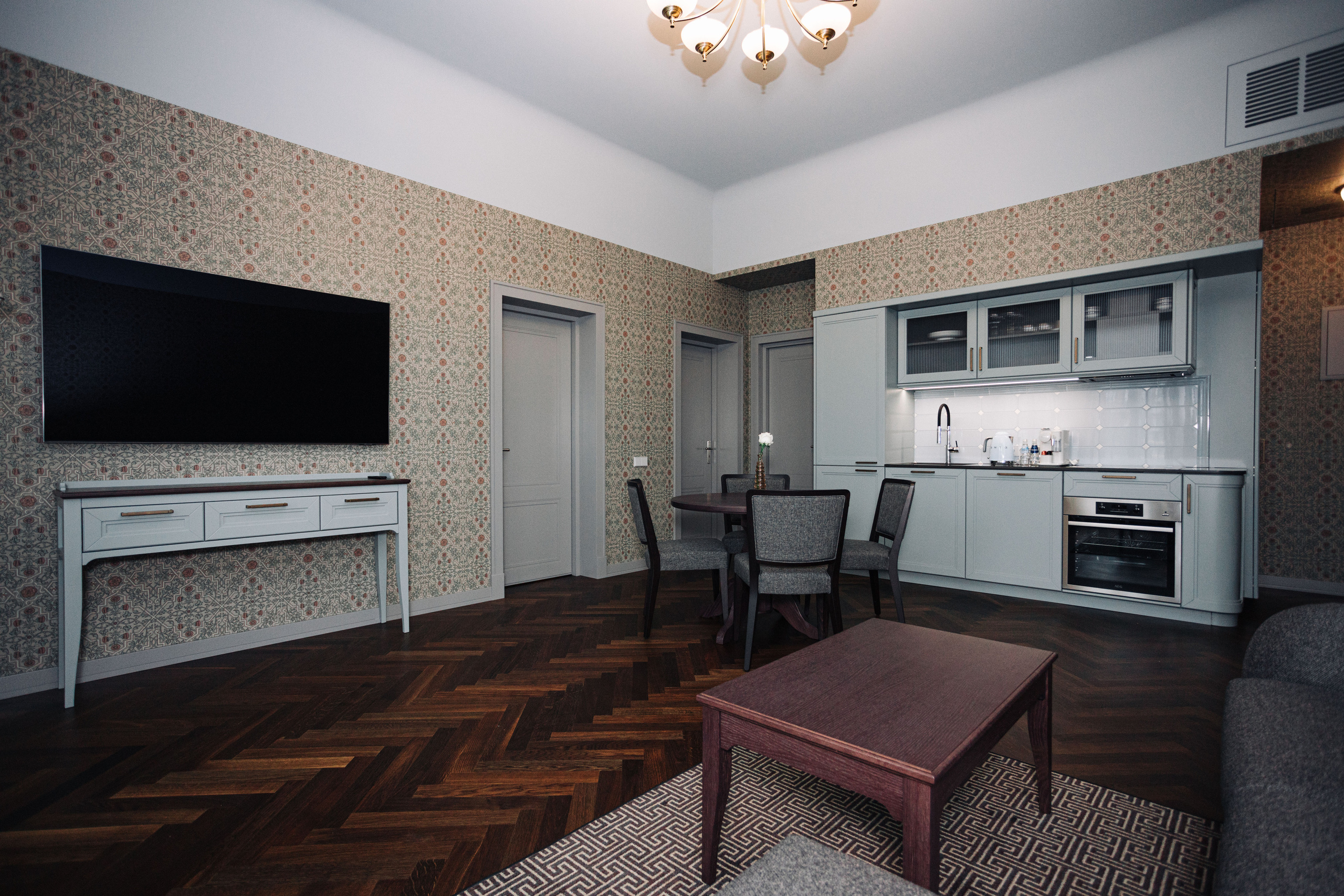 Interjers & nekustamais īpašums. BELLOW US FOTOGRĀFS RĪGA