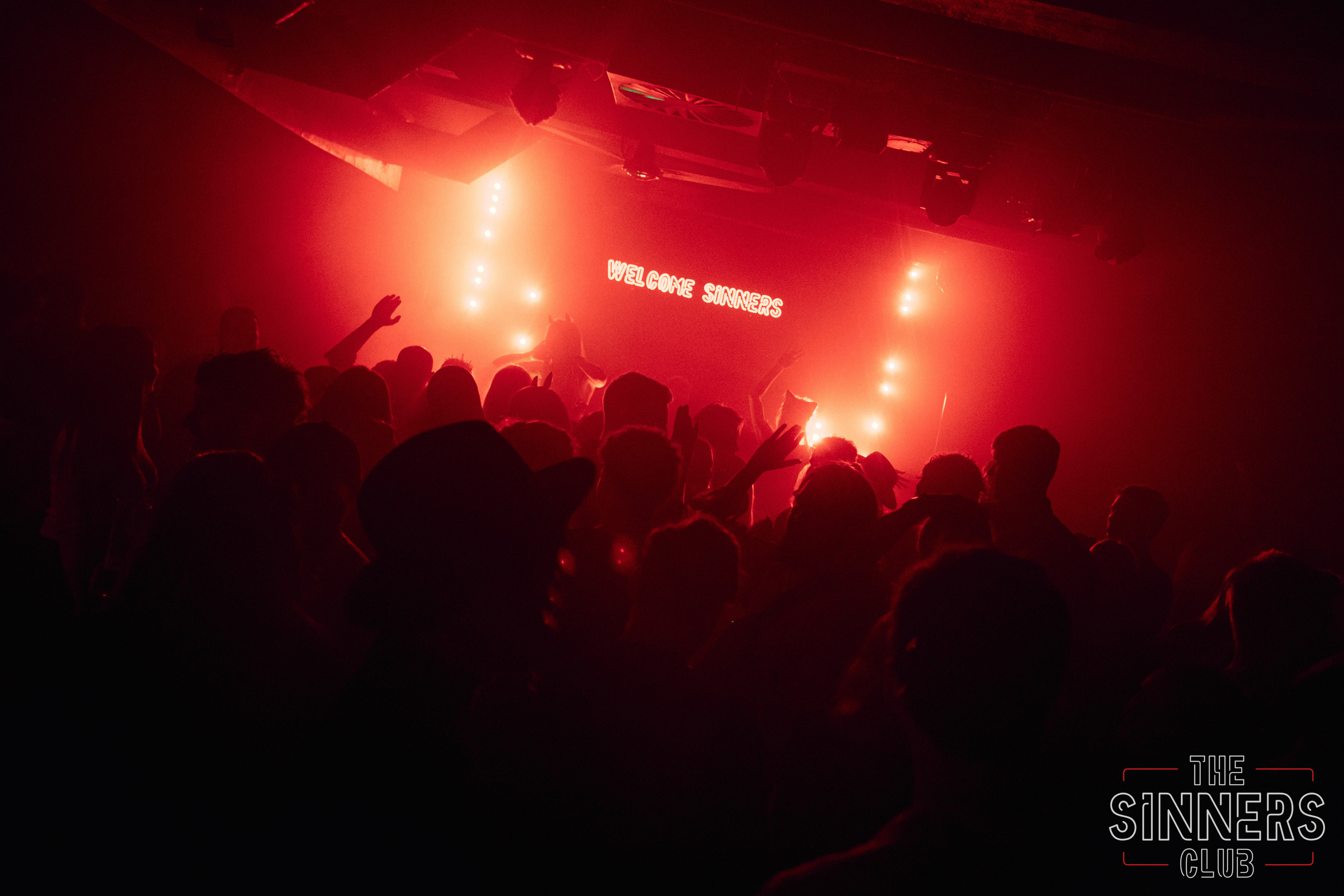 Pasākumi un naktsklubi. BELLOW US FOTOGRĀFS RĪGA