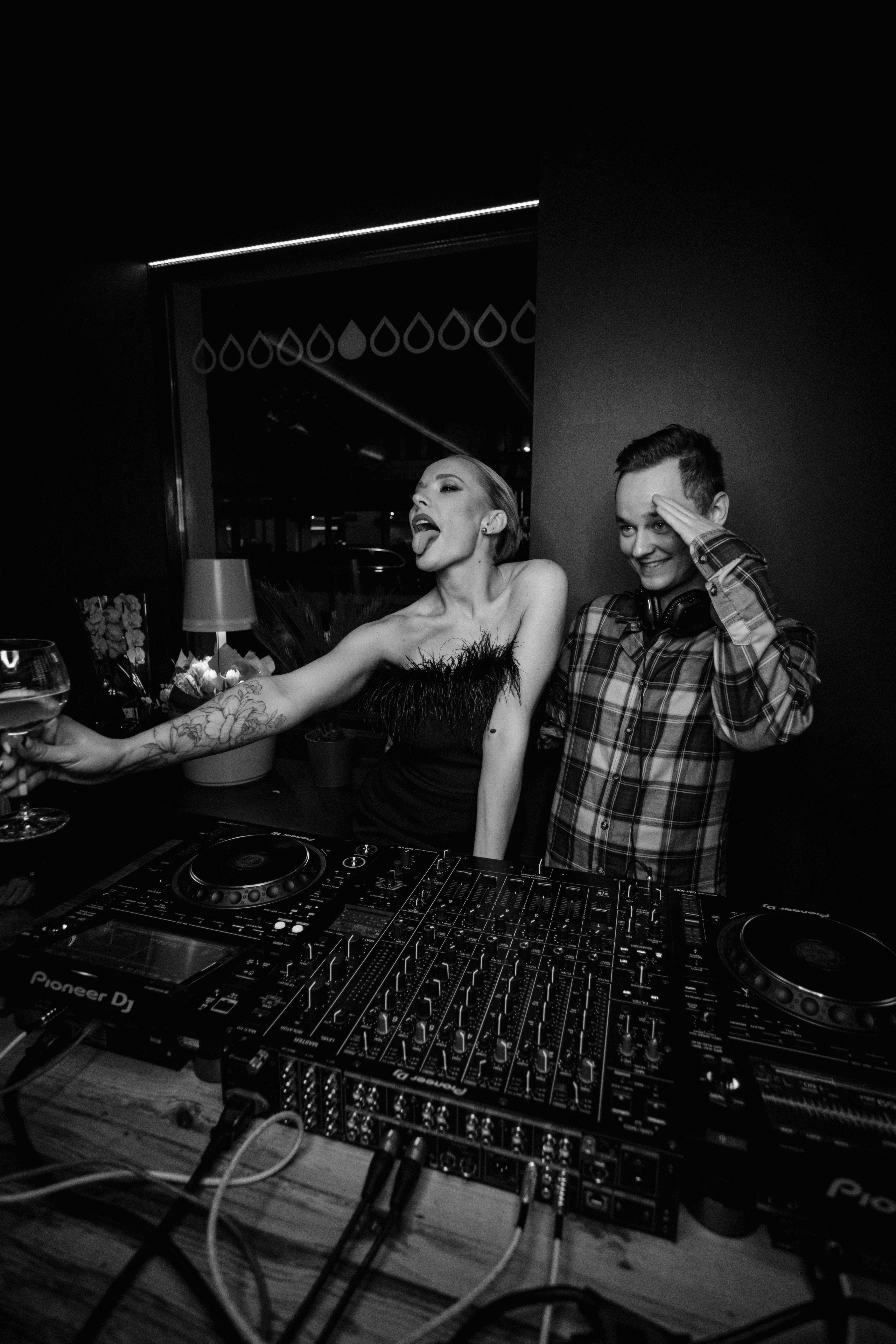 Pasākumi un naktsklubi. BELLOW US FOTOGRĀFS RĪGA