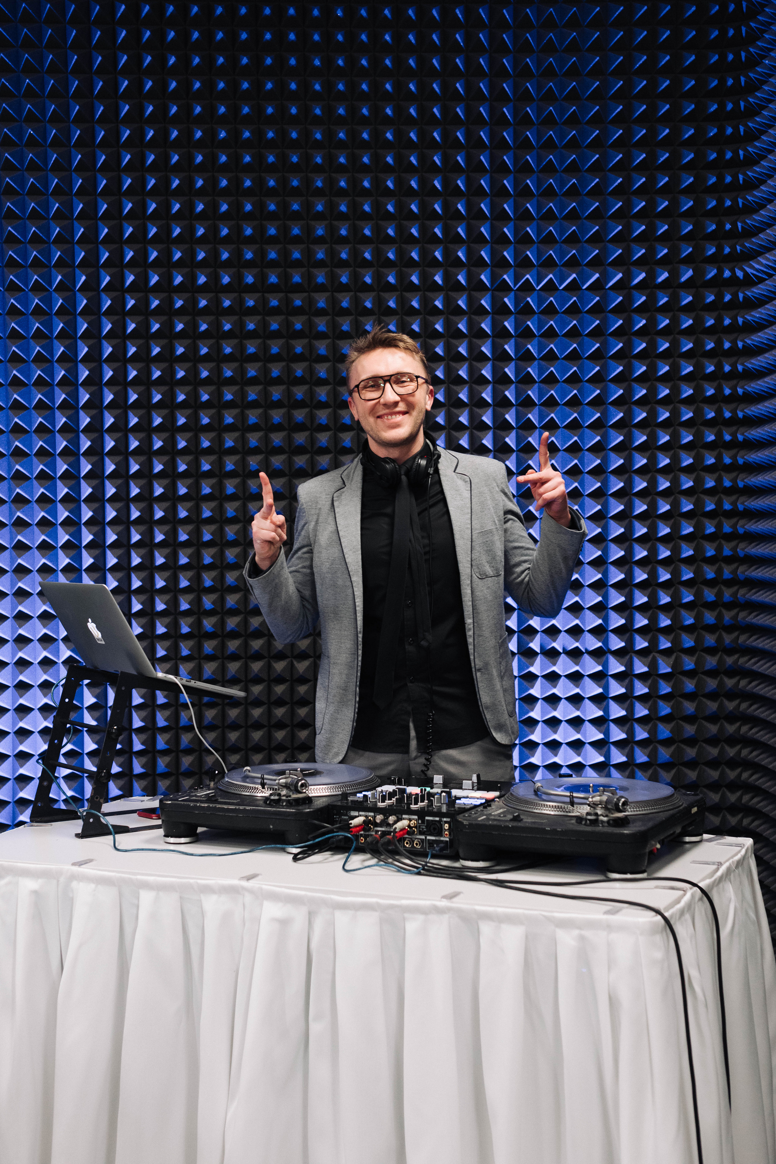 Pasākumi un naktsklubi. BELLOW US FOTOGRĀFS RĪGA