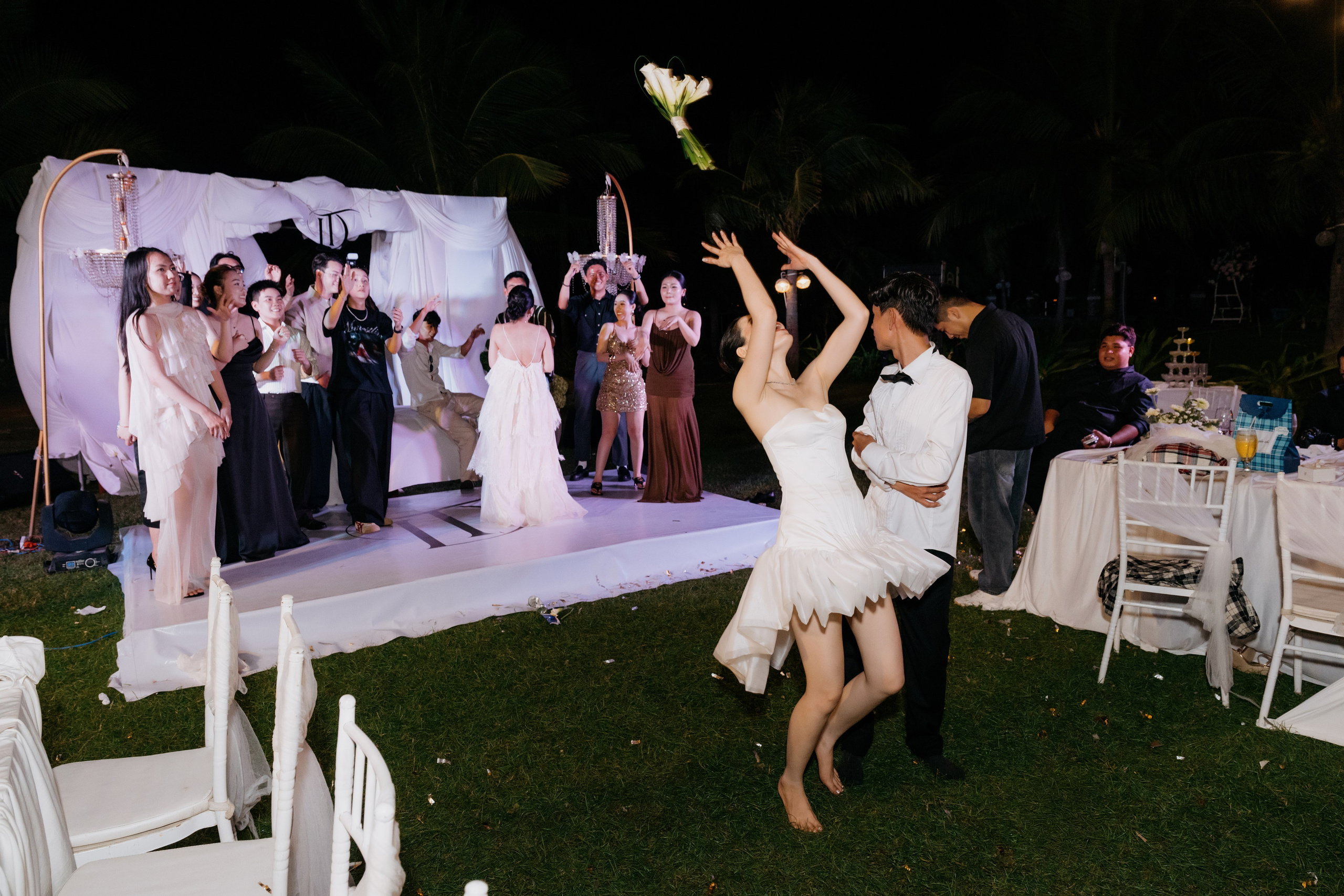 DIEU & THINH/Destination Wedding. Nhiếp ảnh gia đám cưới hàng đầu tại Thành Phố Hồ Chí Minh