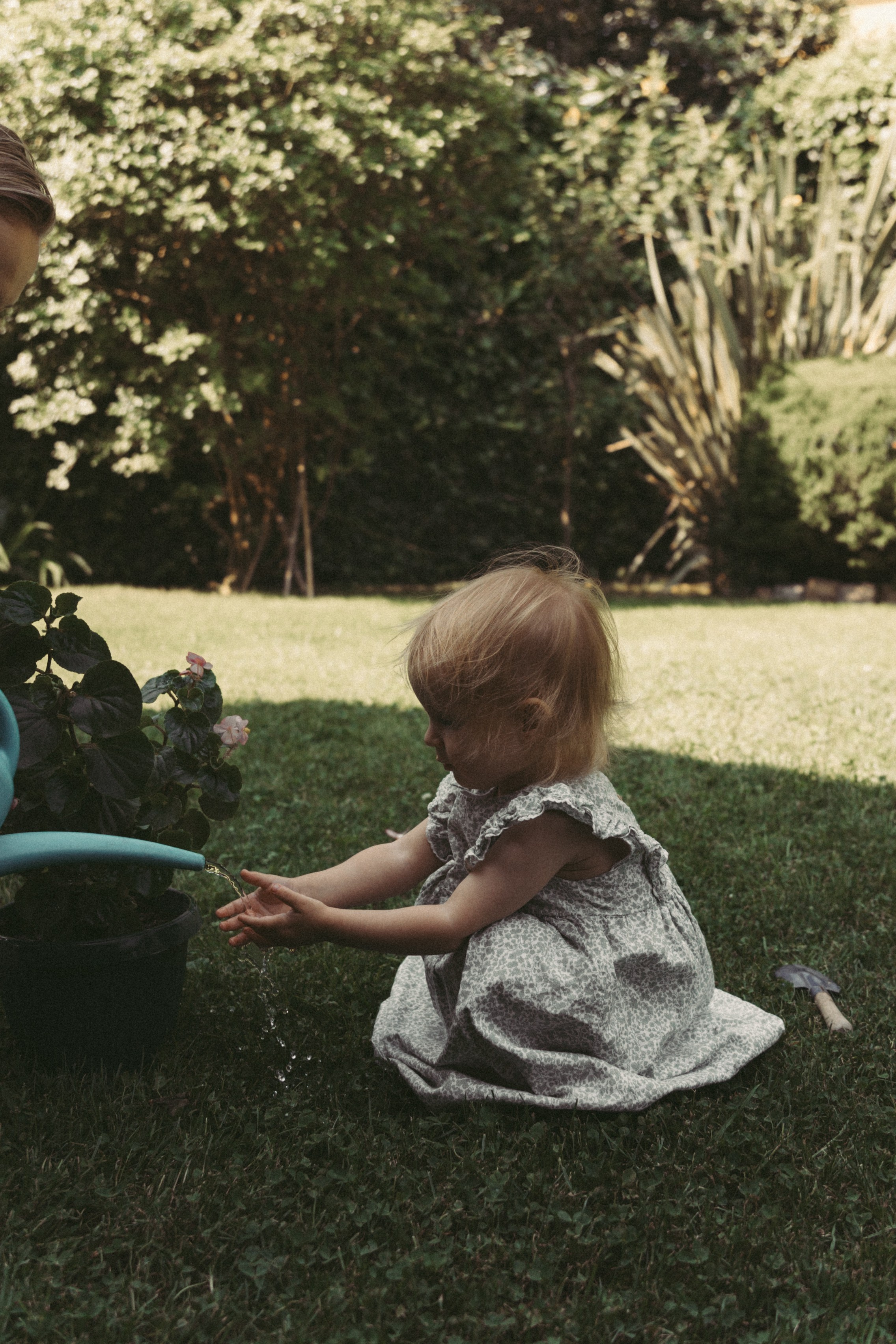 Sesión de fotos familiar en casa — Momentos reales y acogedores. Photographer in Santiago, Chile Anna Almazova