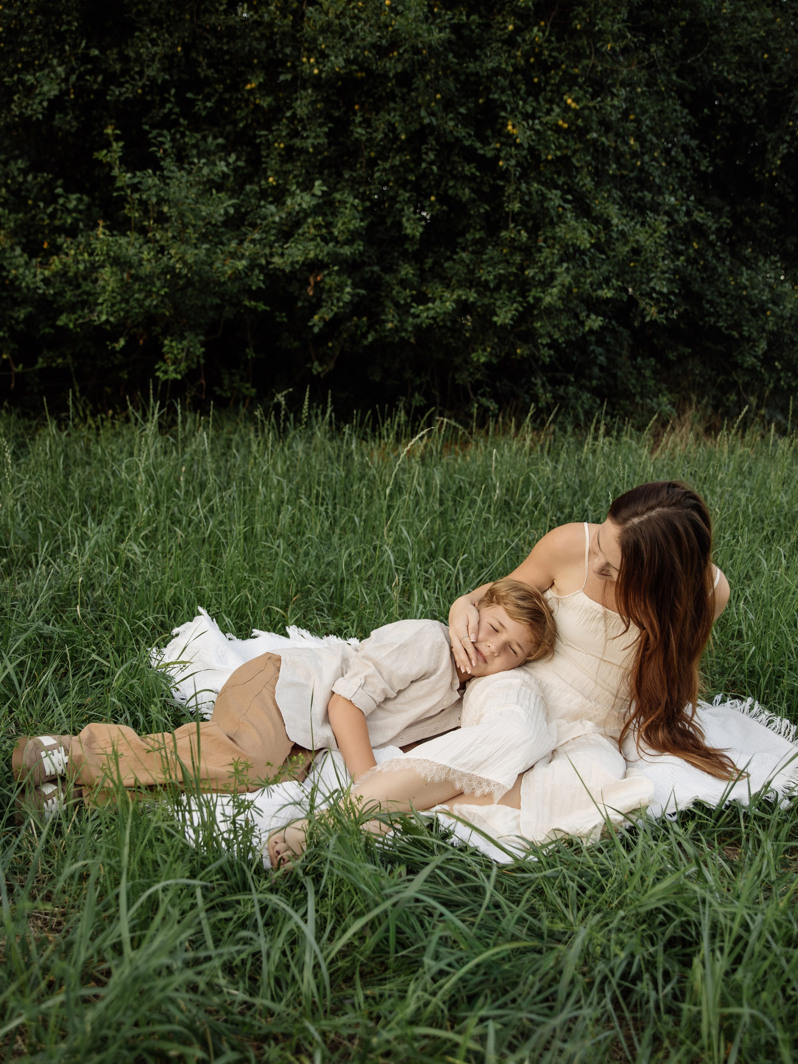 Family (Outdoor). Wedding Photographer