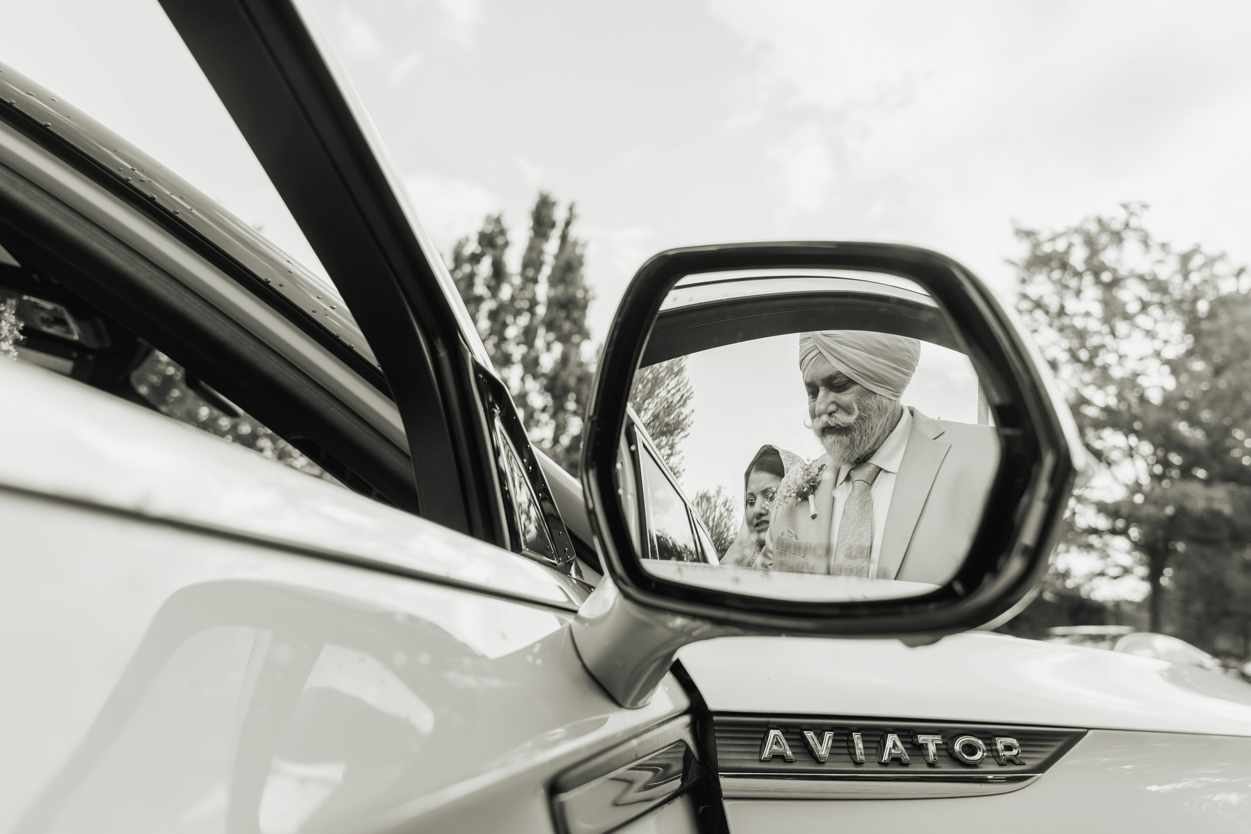 Gagan & Jasmeen. Wedding Photographer & Cinematographer studios