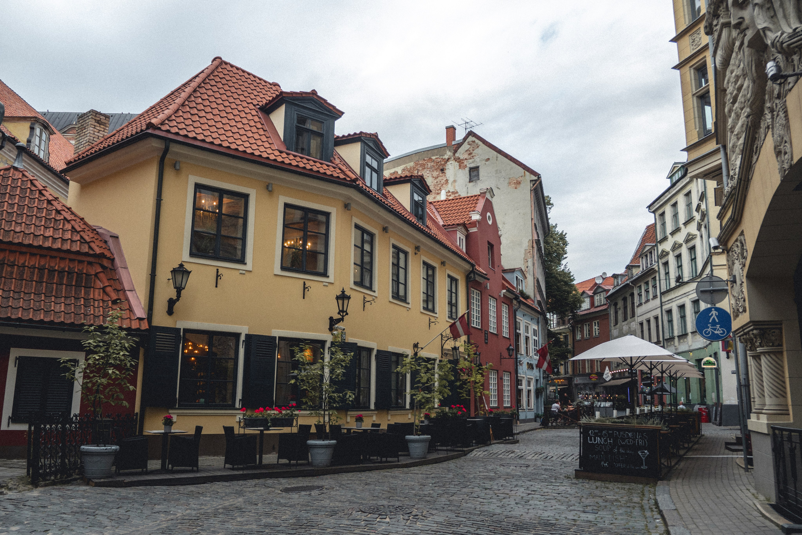 Voyage à Riga. Photographe sur Cote d’Azur. Portraits de familles, couples, enfants, événements