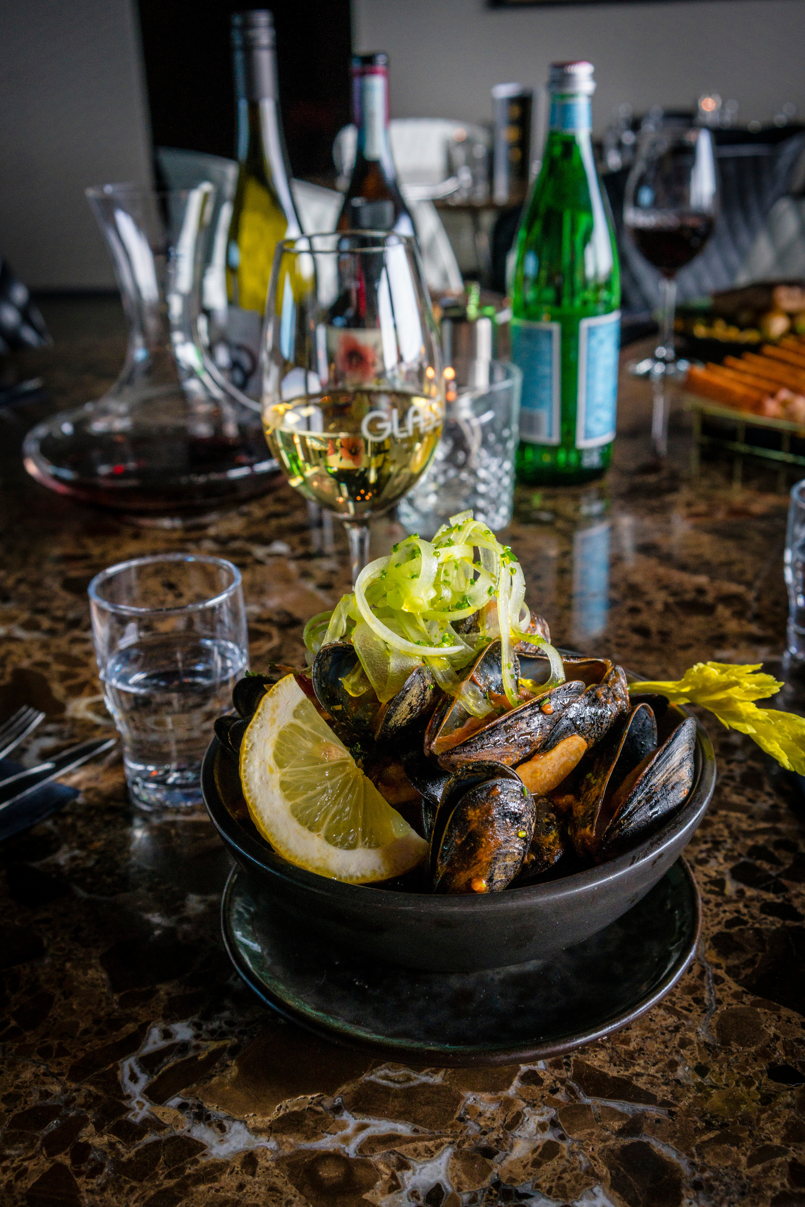 Glass. Bryllupsfotograf, videograf, Norge. Wedding photography, Norway