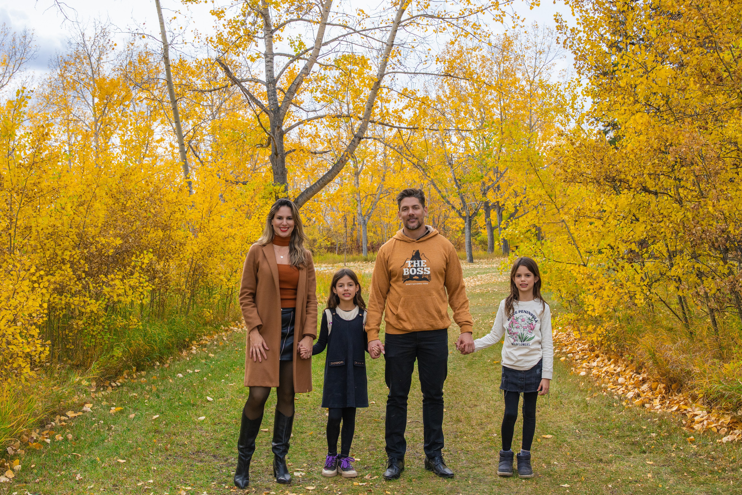 Ariana’s Family. Carlos Lima Photography — Photographer in Calgary