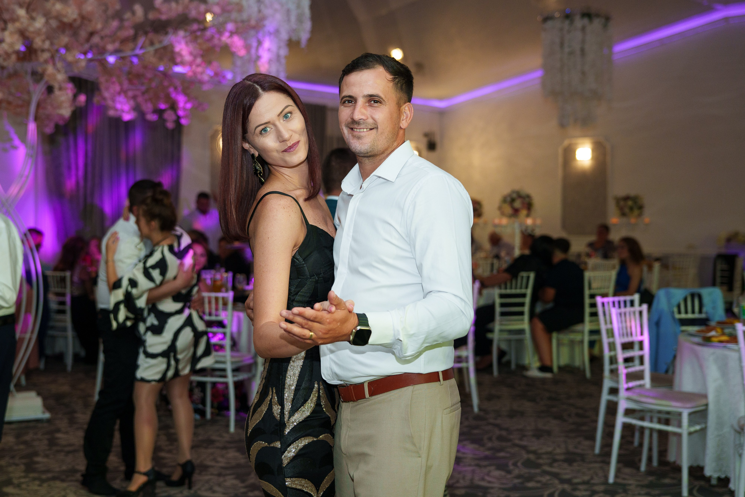 Bella & Adi. Foto Studio — Fotograf de evenimente, nunti, botezuri, portrete