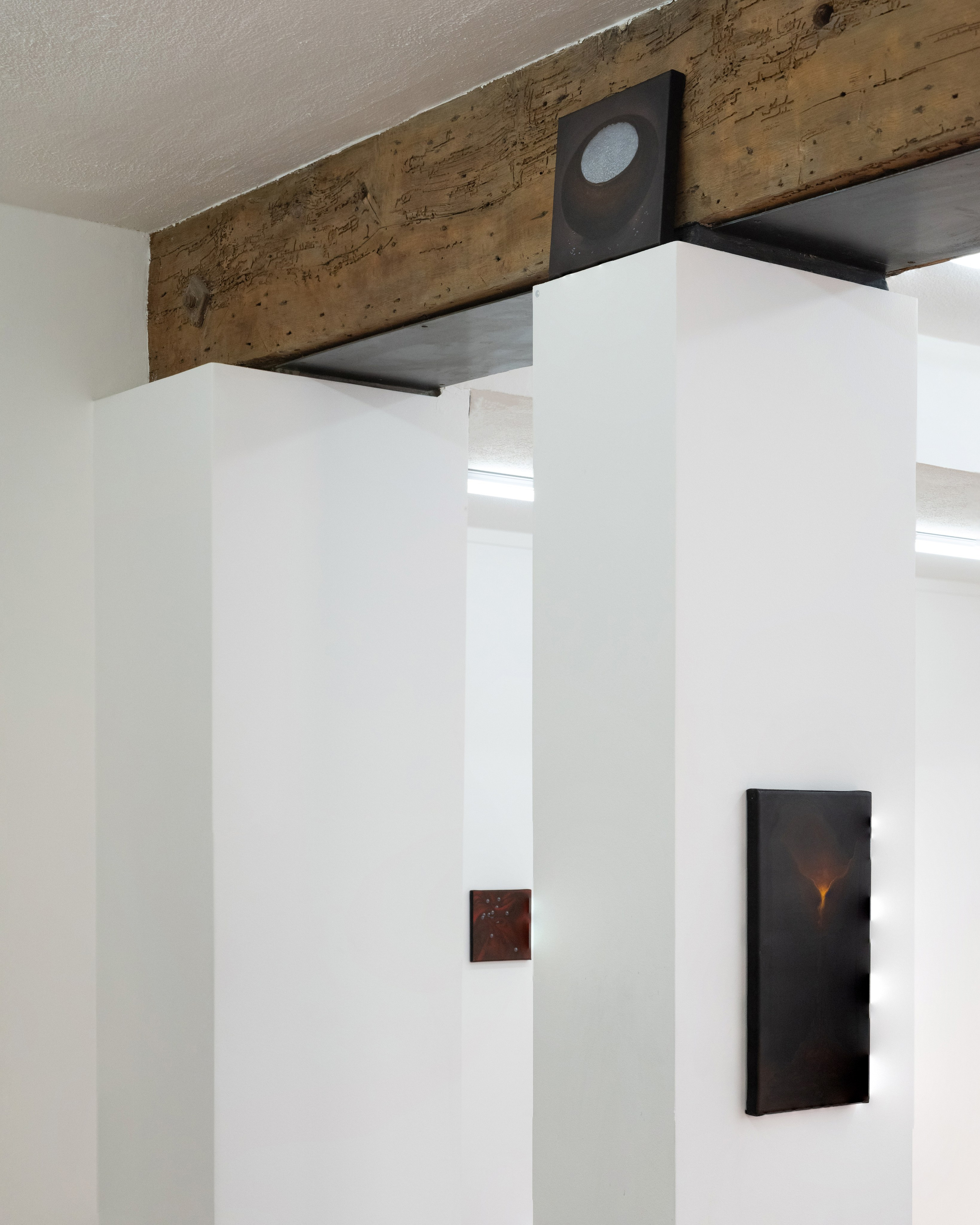 Fragments suspendus.2025. Yujoo HONG