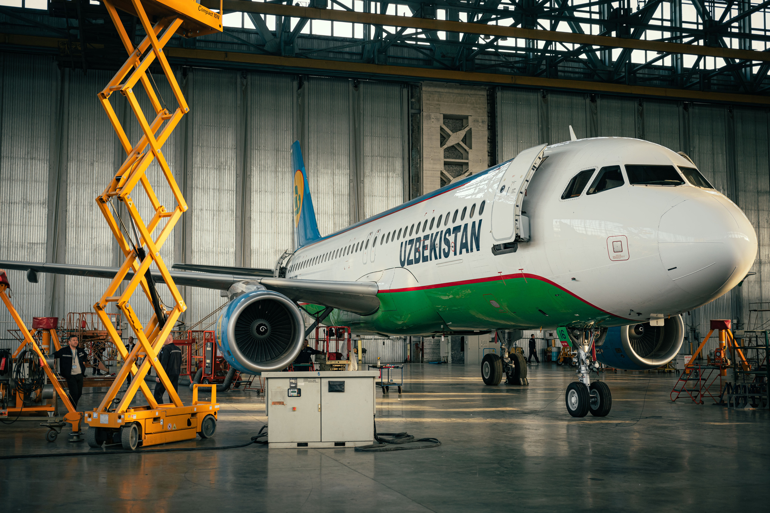 Uzbekistan Airways Technics. Георгий Намазов | Фотограф в Ташкенте