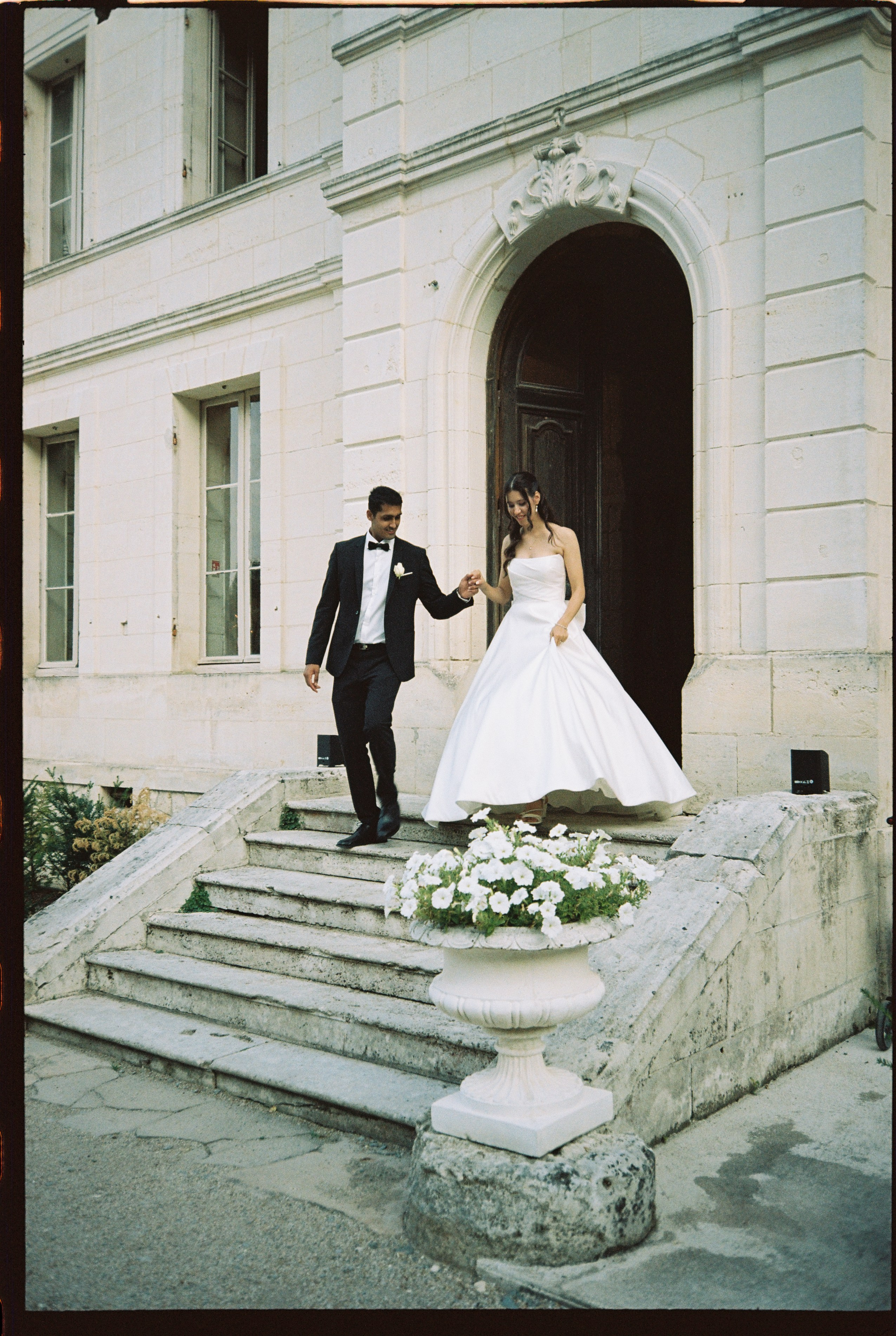 Wedding in a French Château | Destination Wedding Photography. Wedding photographer in Italy