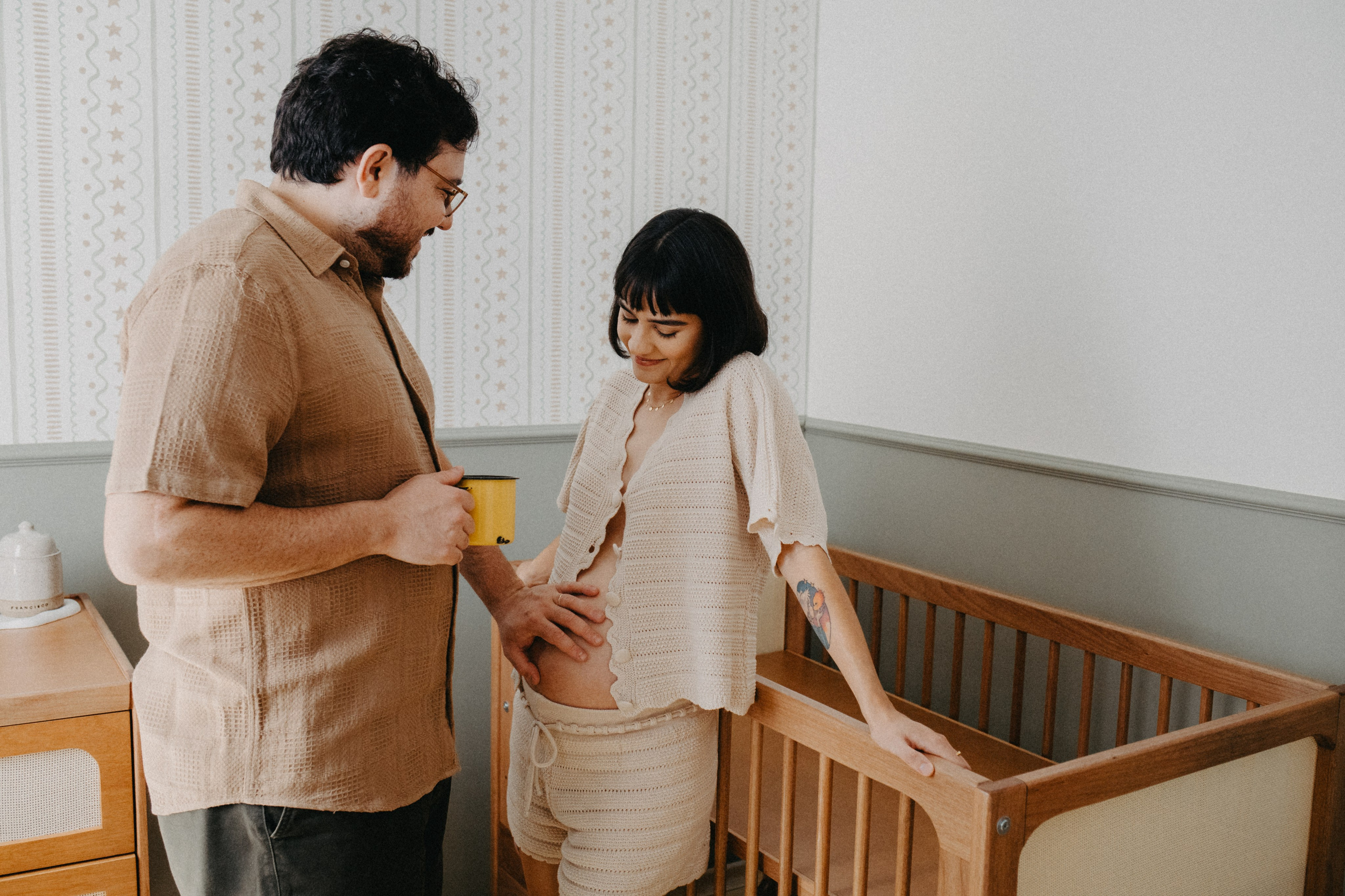 M + L + F — Ensaio gestante bem aconchegante em casa! (mas teve estúdio também). Fotografia de casamento em Belo Horizonte