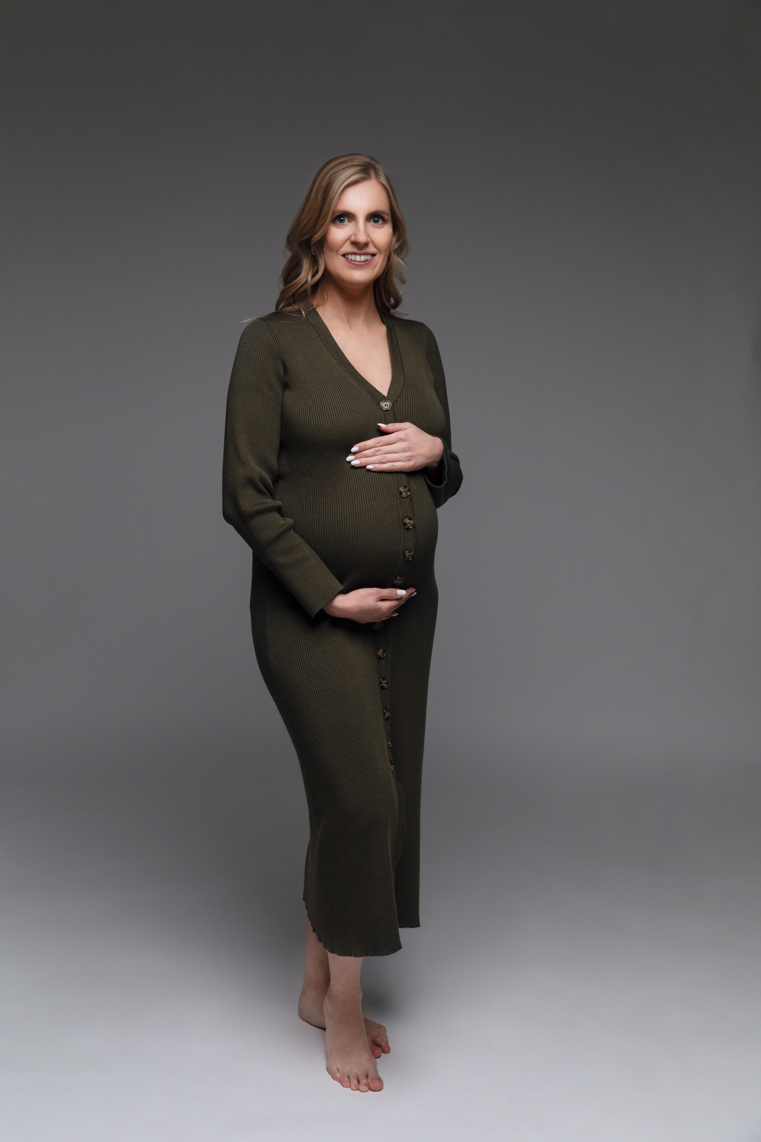 UGNĖS LAUKIMAS | STUDIJA, VILNIUS. Vestuvių ir nėščiųjų fotografė Raminta Razmaitė