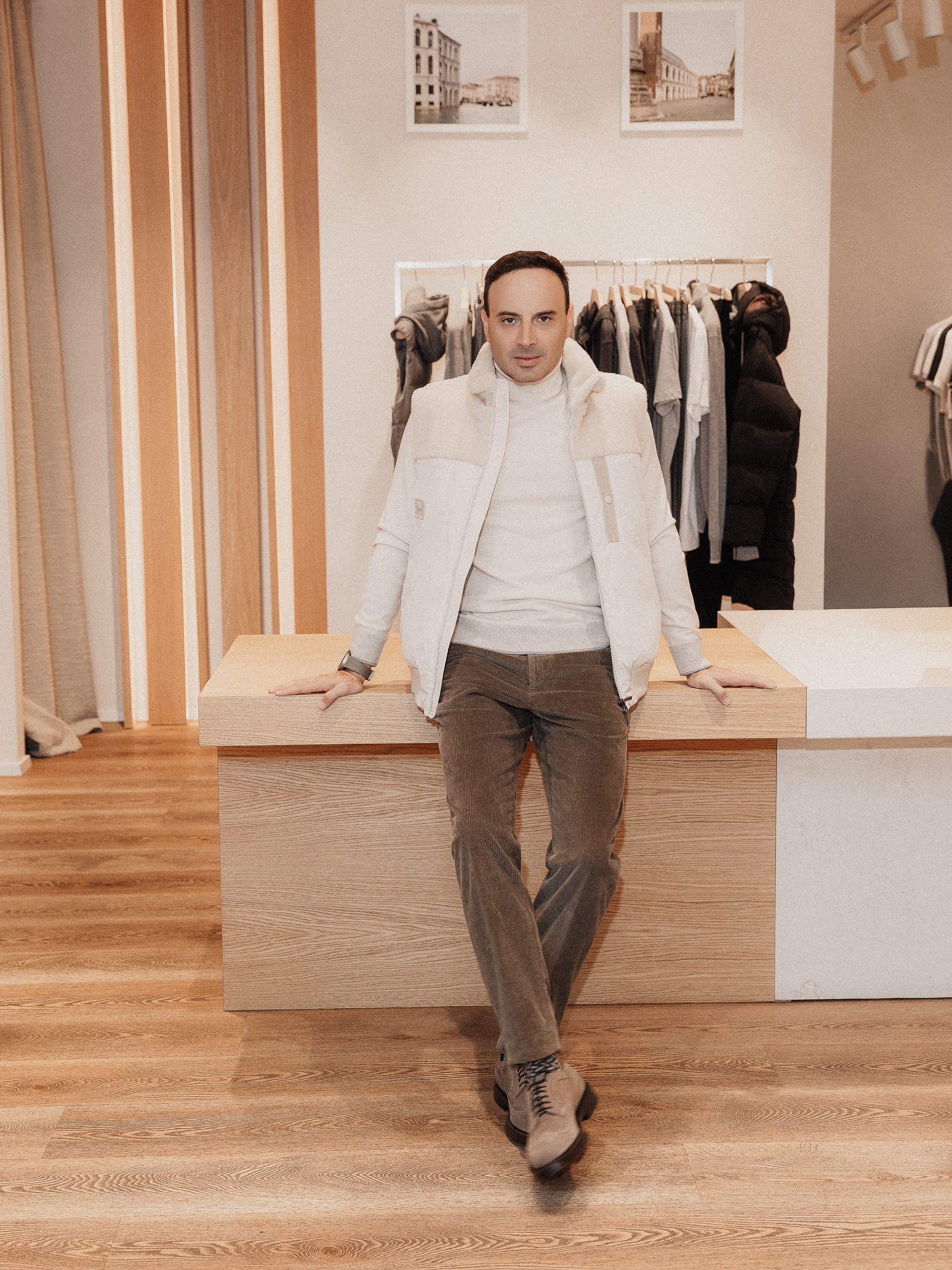 MIROSLAV. Евгения Найденова – брандов и портретен фотограф | България, Европа