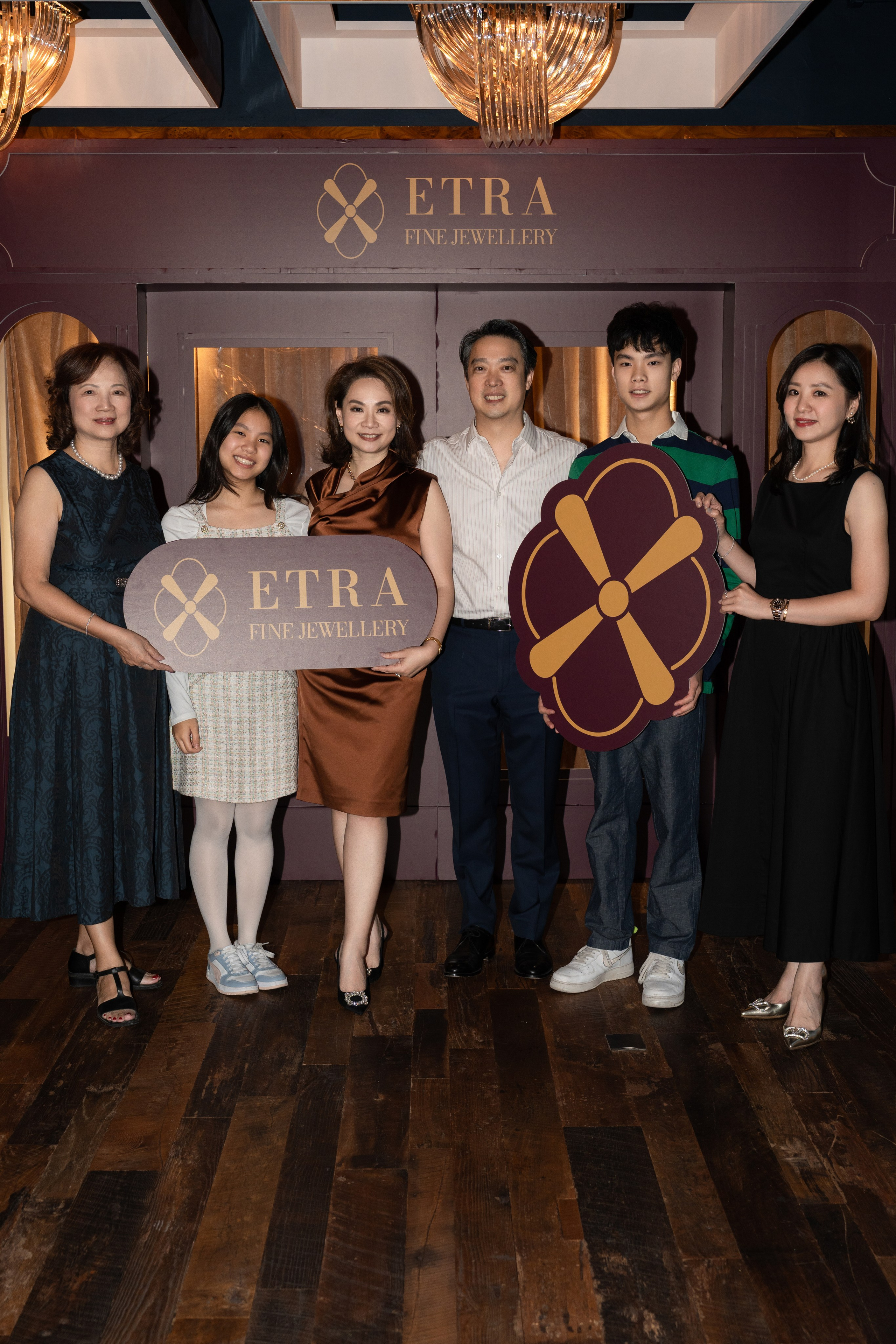 ETRA JEWELLERY. ФОТОГРАФ В ГОНКОНГЕ (СВАДЬБЫ, FASHION, СЕМЕЙНЫЕ, МЕРОПРИЯТИЯ, ФОТОПРОГУЛКИ)