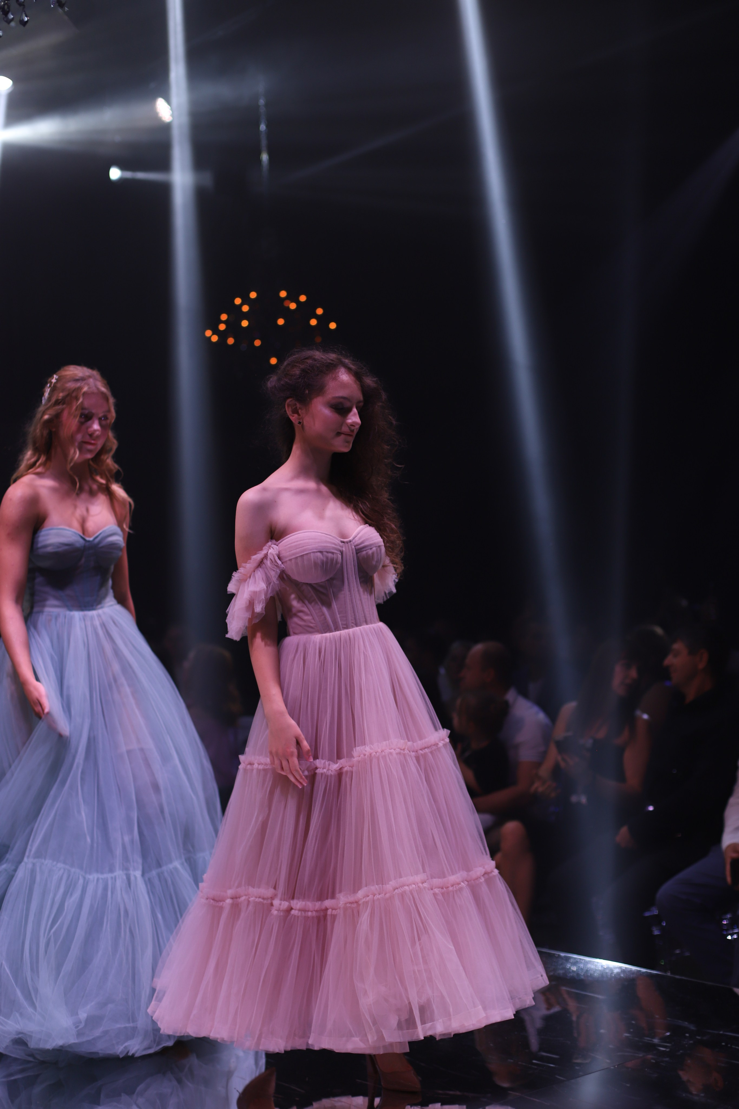 Young Fashion Show. VALERIIA VIUNOVA individual shooting\love story\event\brand