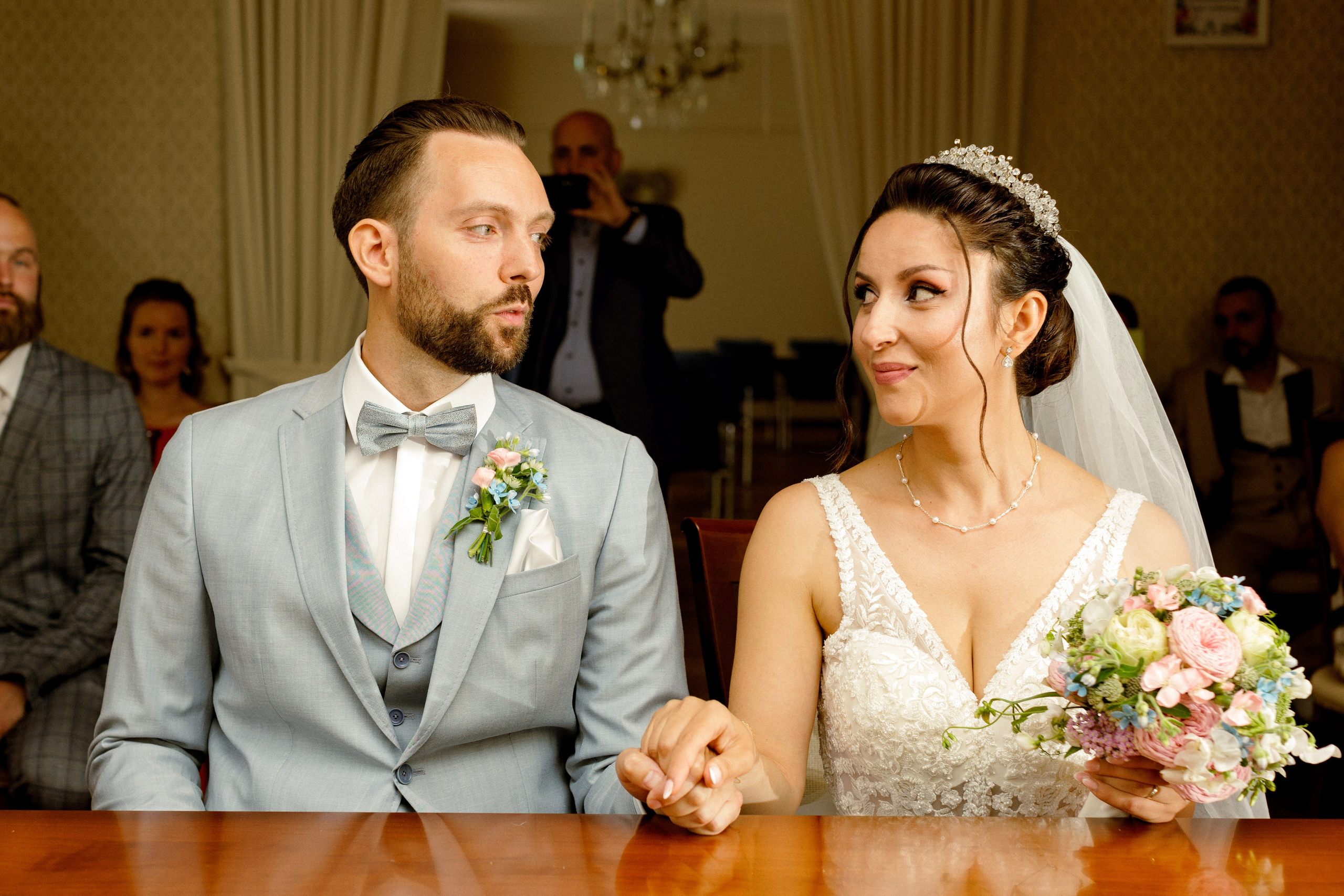 Hochzeitsfotografie in der Weißen Villa Elmshorn | Historischer Charme in Schleswig-Holstein. Hochzeitsfotograf und Hochzeitsvideograf aus Hamburg | Roka21Film