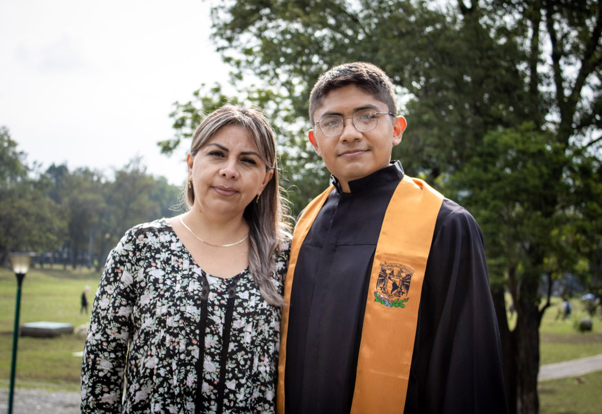 Sesión de fotos de graduación en CU. Marisol Murillo Fotógrafa profesional en Chimalhuacán, Edo. de México