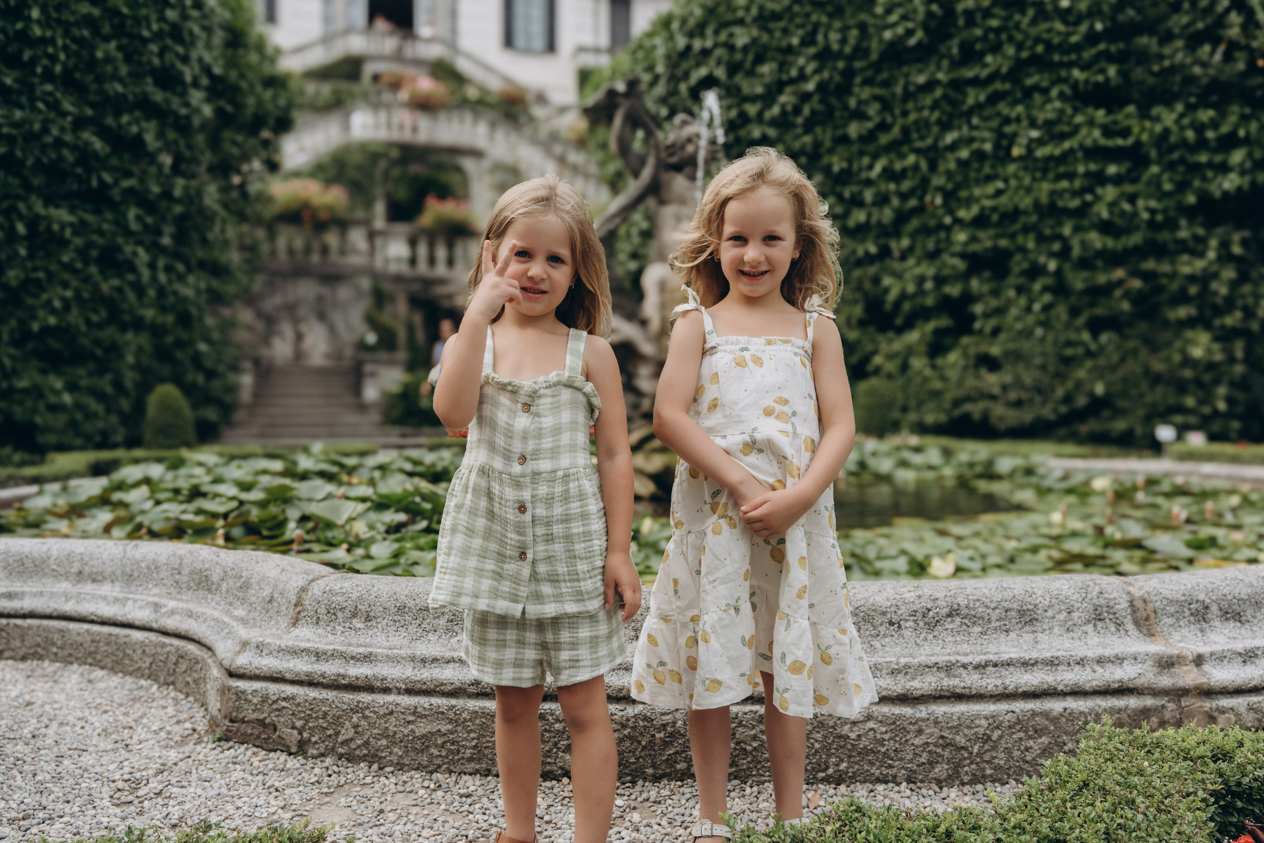 Family moments in Como Lake. PHOTOGRAPHER IN ITALY