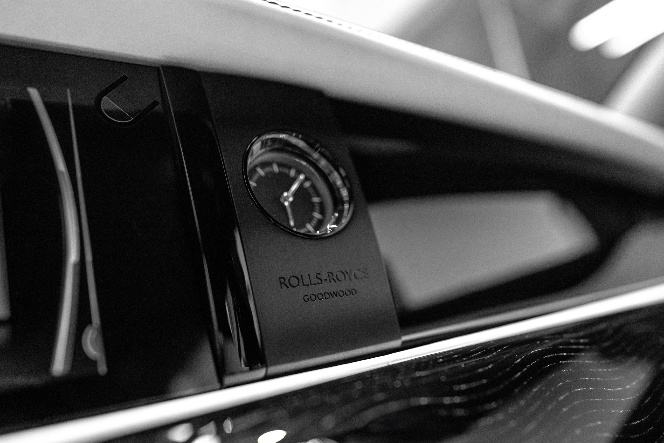 ROLLS-ROYCE. WORLDWIDE COMMERCIAL AUTOMOTIVE PHOTOGRAPHER