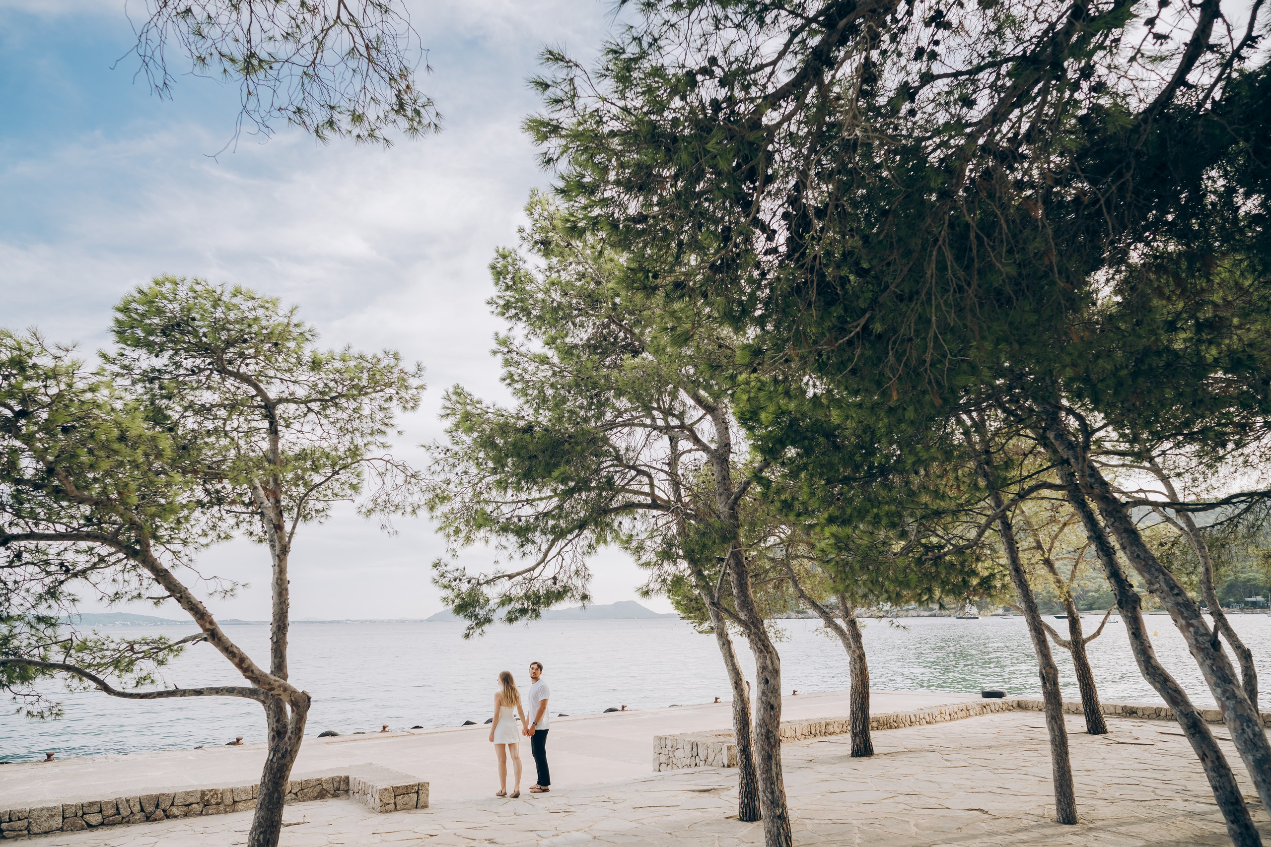 On top of the mountains and by the sea. Фотограф у Пальма де Майорка