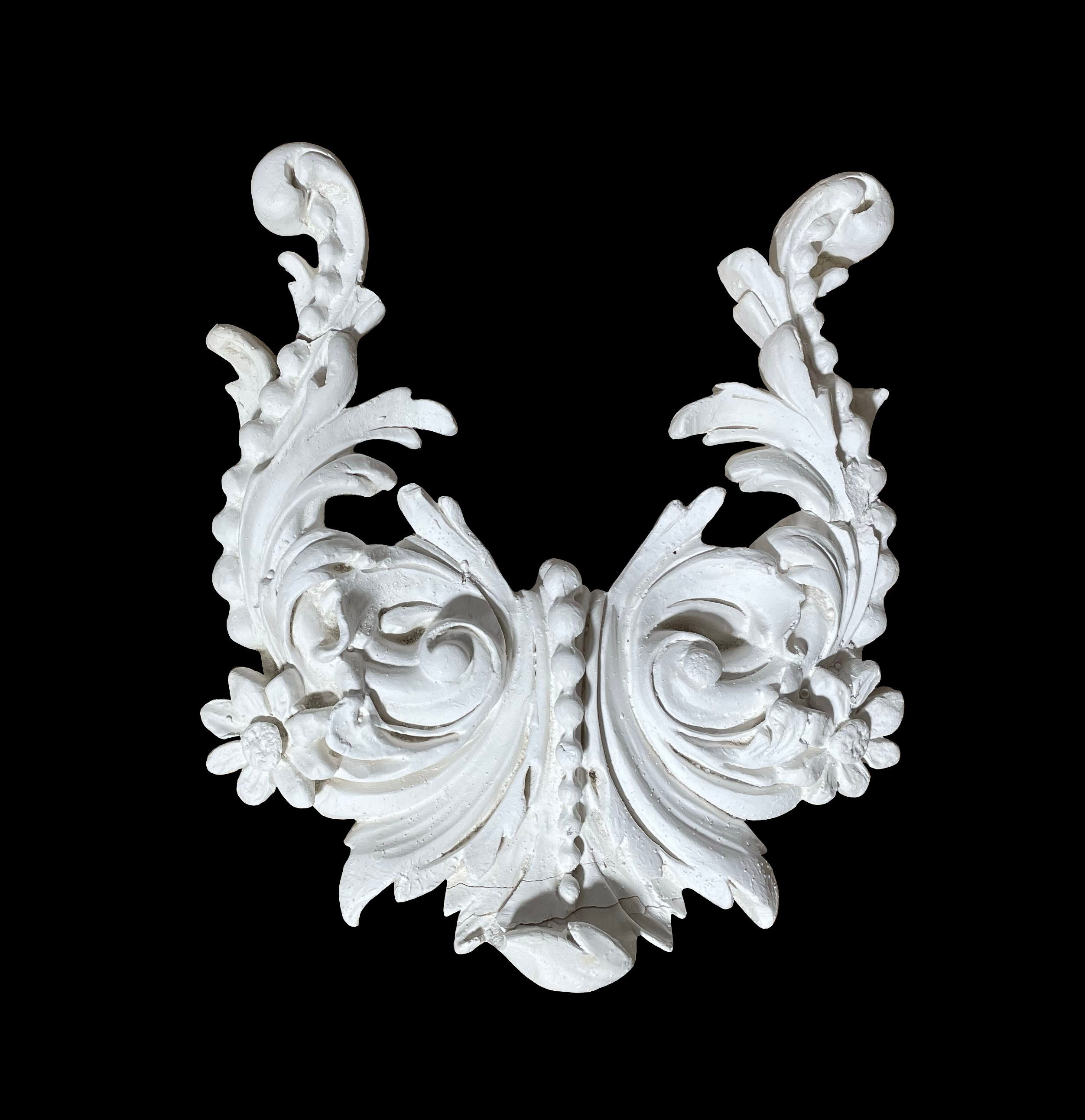 Cartouche Centerpiece. Plaster molding