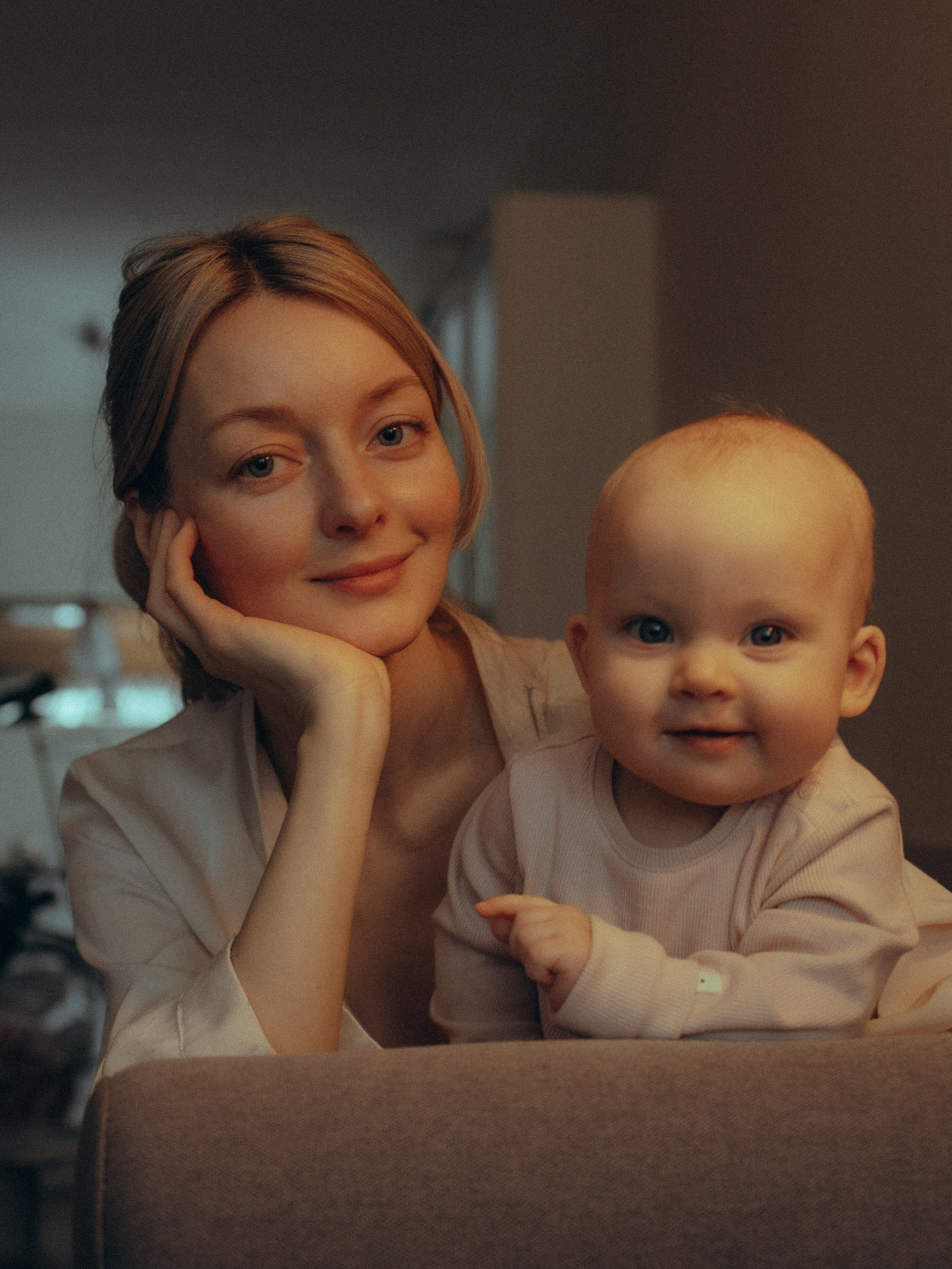 Mia’s family. Kristina, portrait and family photographer in Helsinki