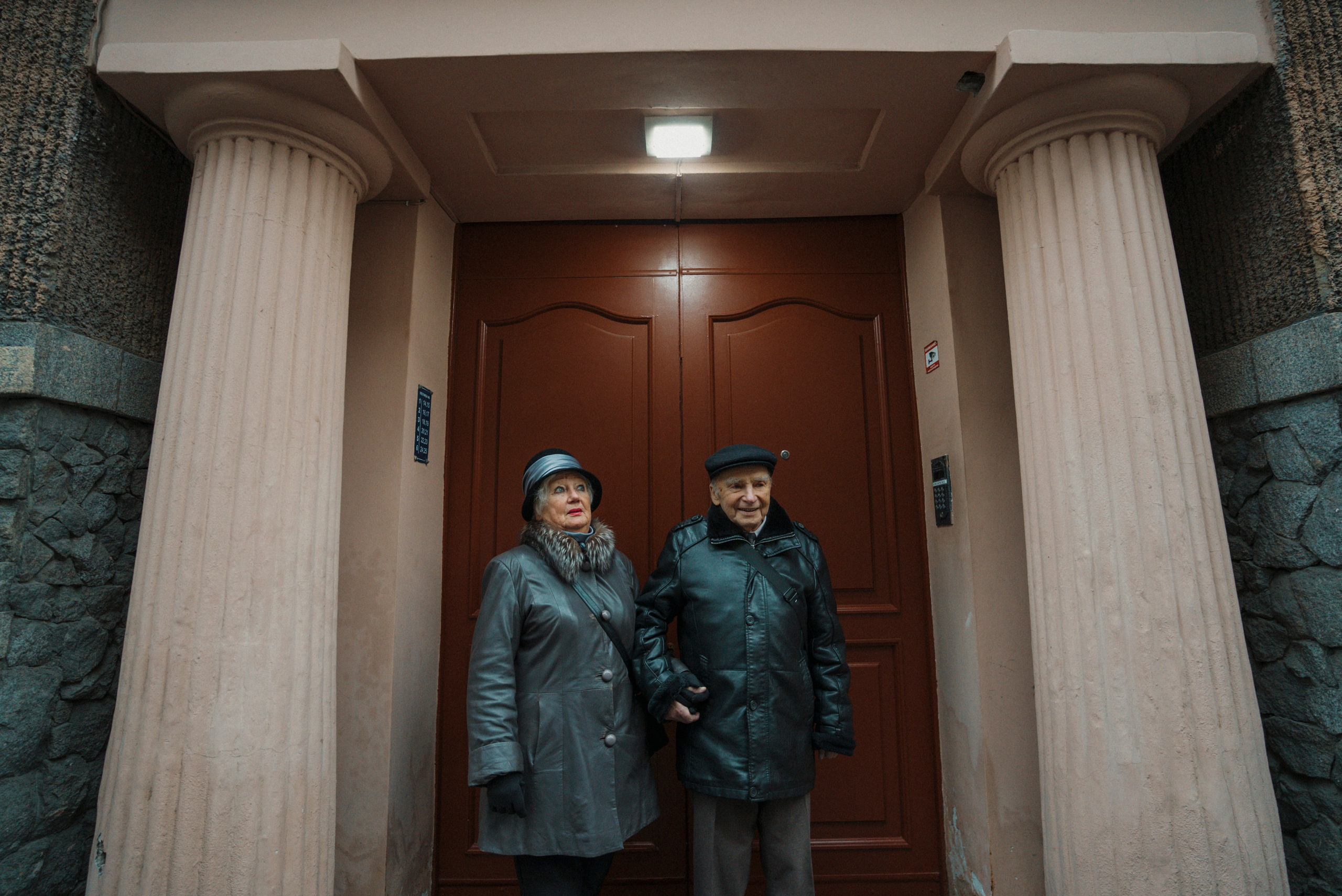 2025. Стрит-фотография, полная абсурда, идиотизма и красоты