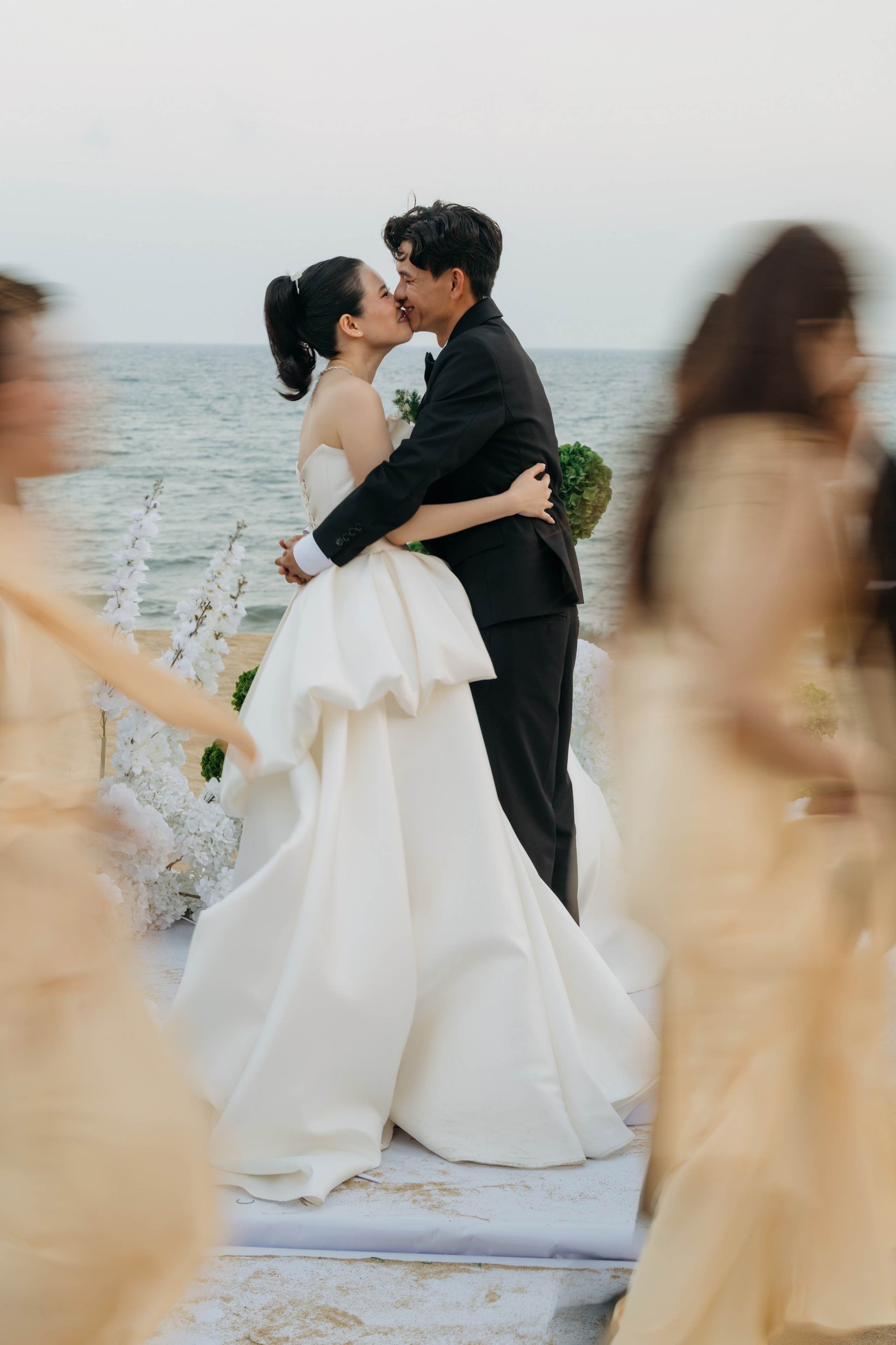 DIEU & THINH/Destination Wedding. Nhiếp ảnh gia đám cưới hàng đầu tại Thành Phố Hồ Chí Minh
