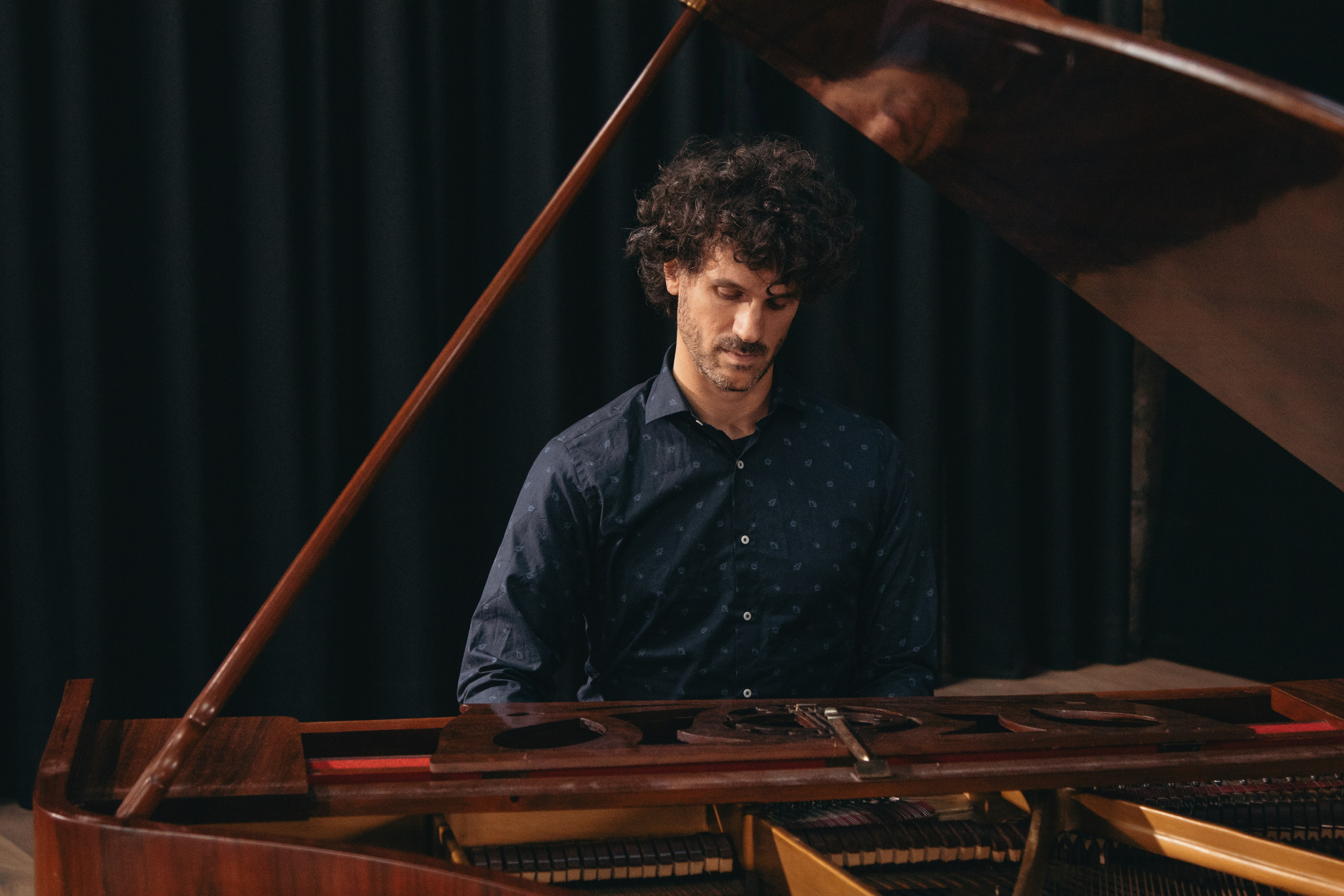 Attih Soul, choir shoot. Alexandra Uzianova — photo and video content in Barcelona