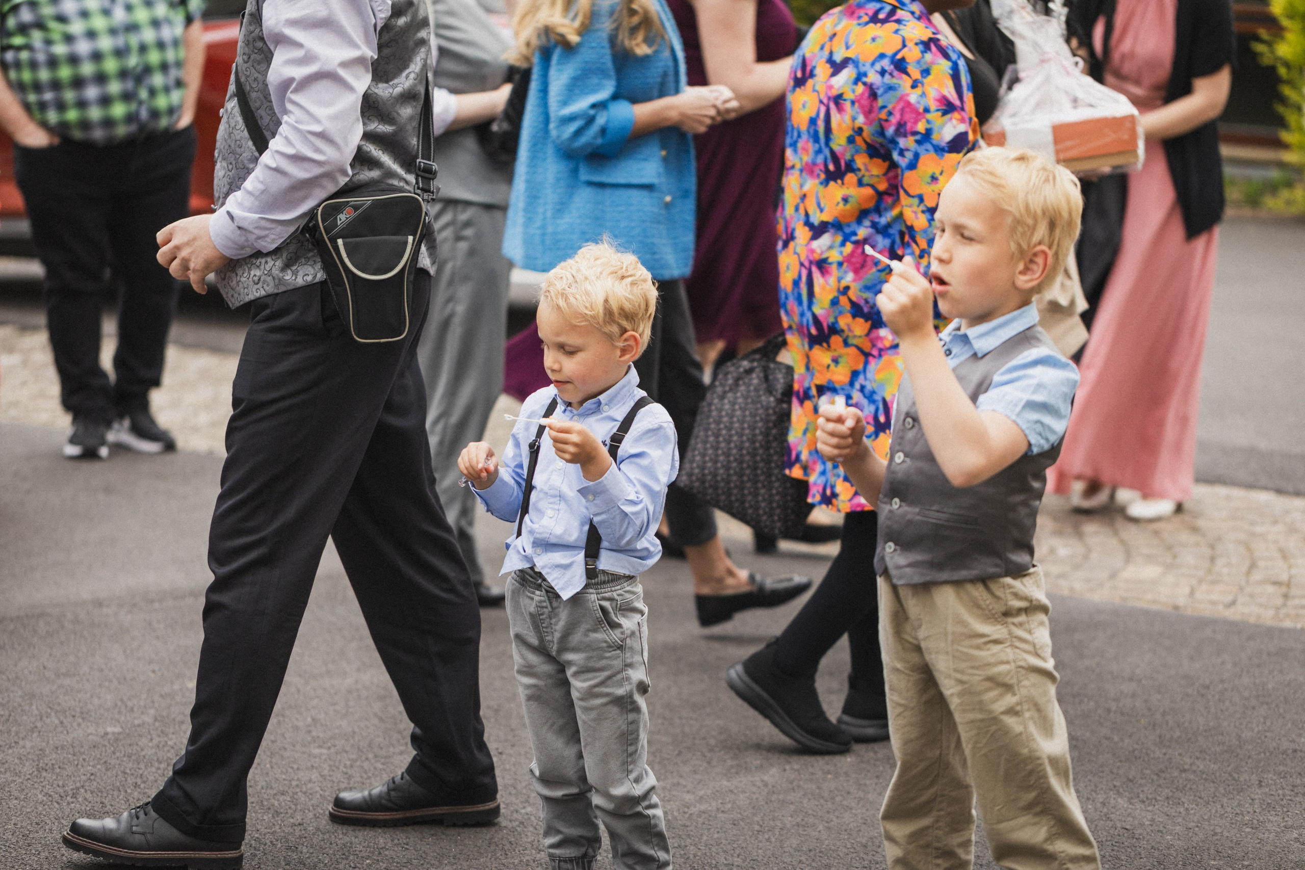 Kirchliche Trauung in Oerlinghausen – Emotionale Hochzeitsfotos & Stilvolle Reportagen!. Hochzeitsfotografin in Gütersloh | Authentische Hochzeitsreportagen | TK Photographie