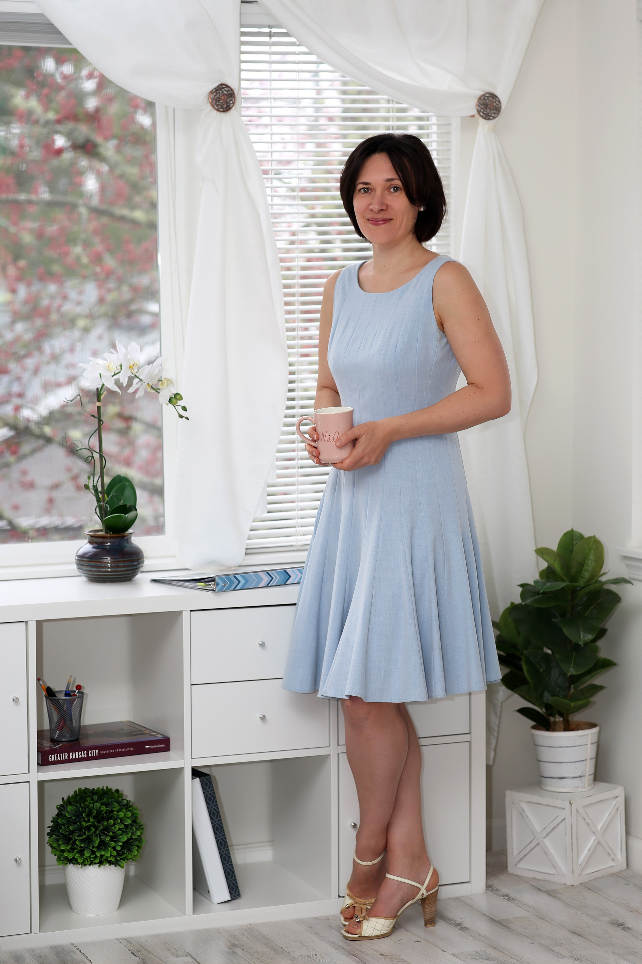 Studio Solo Portrait. YuAnna studio. Family & Kids Photographer in Seattle area, located in