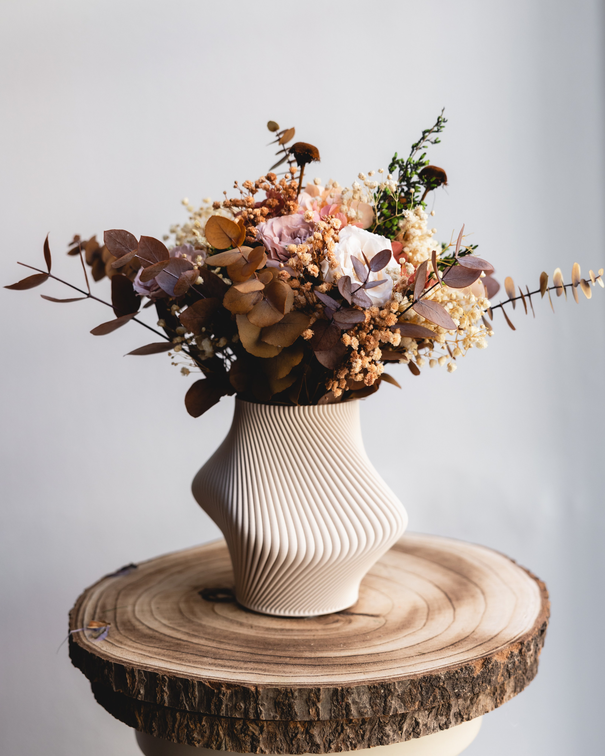 Wow blomster. Professional wedding photographer in Copenhagen, Denmark — Julia Byron