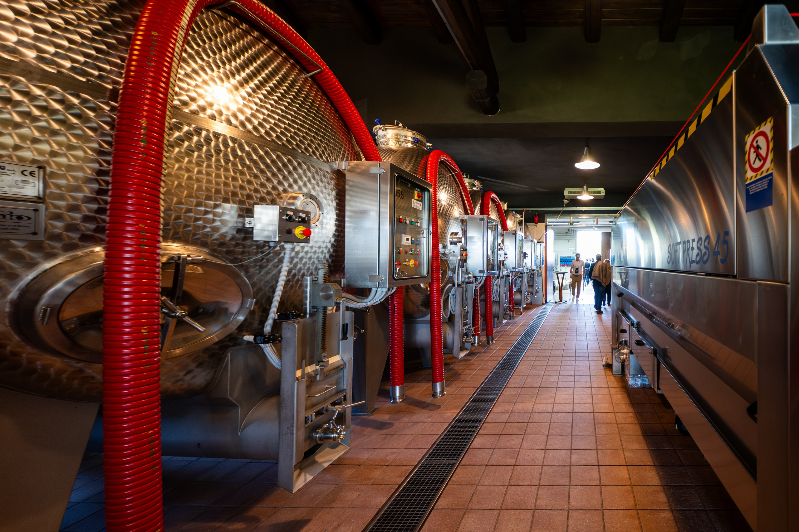 Cuzziol Grandi Vini e Cantine Parusso Monforte. “Gianmaria Coscia fotografo per passione”