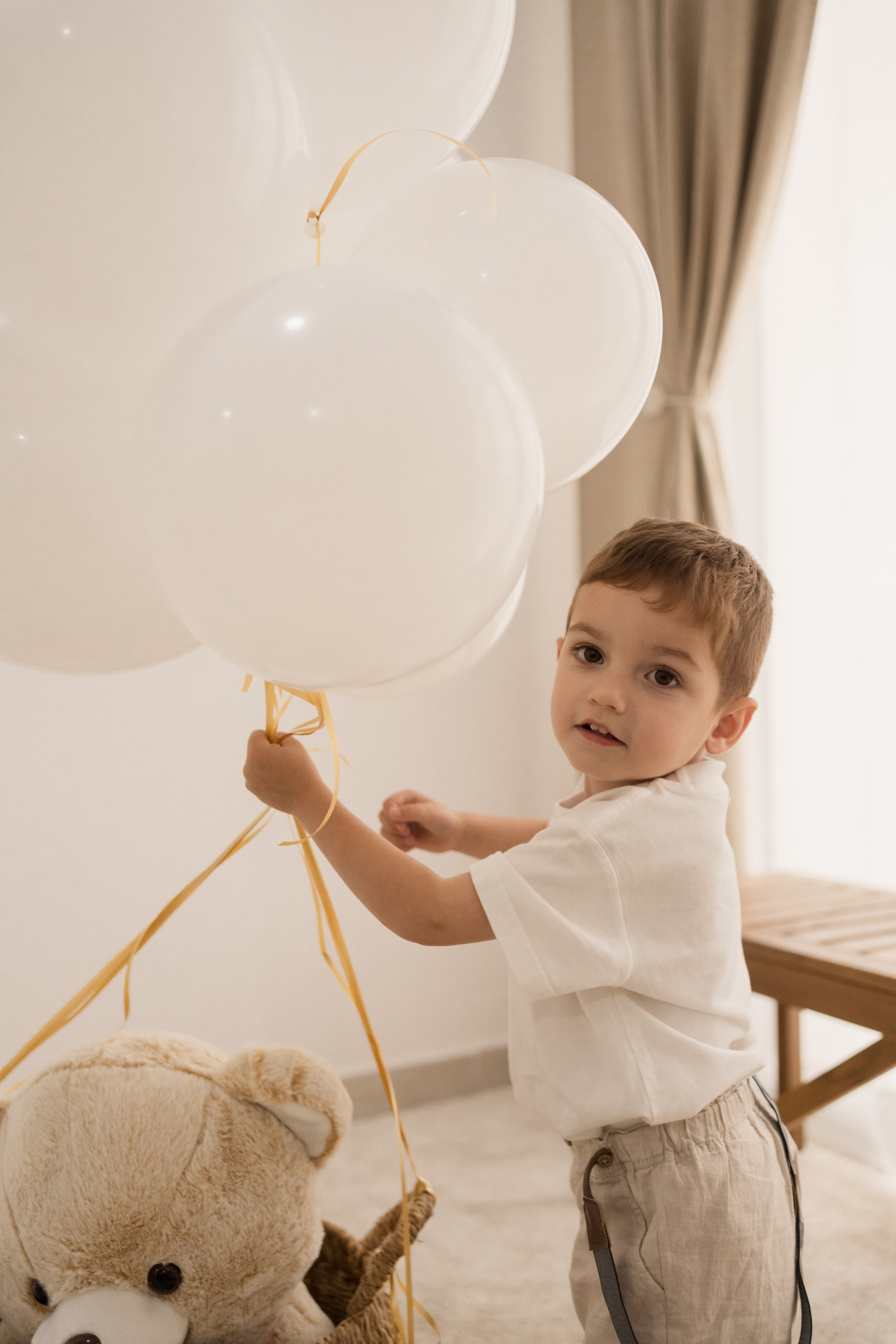 Home studio session — fun and giggles!. Angela Iakovleva — Family Photographer in Dubai
