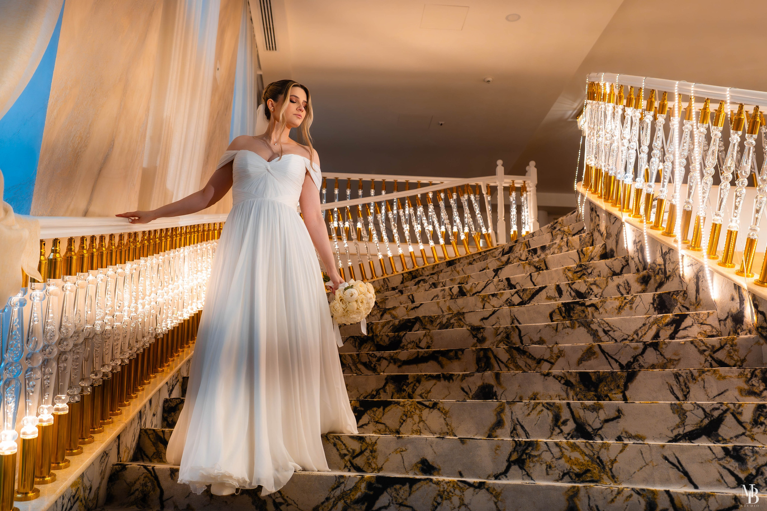 Constantin și Cătălina. MBT STUDIO