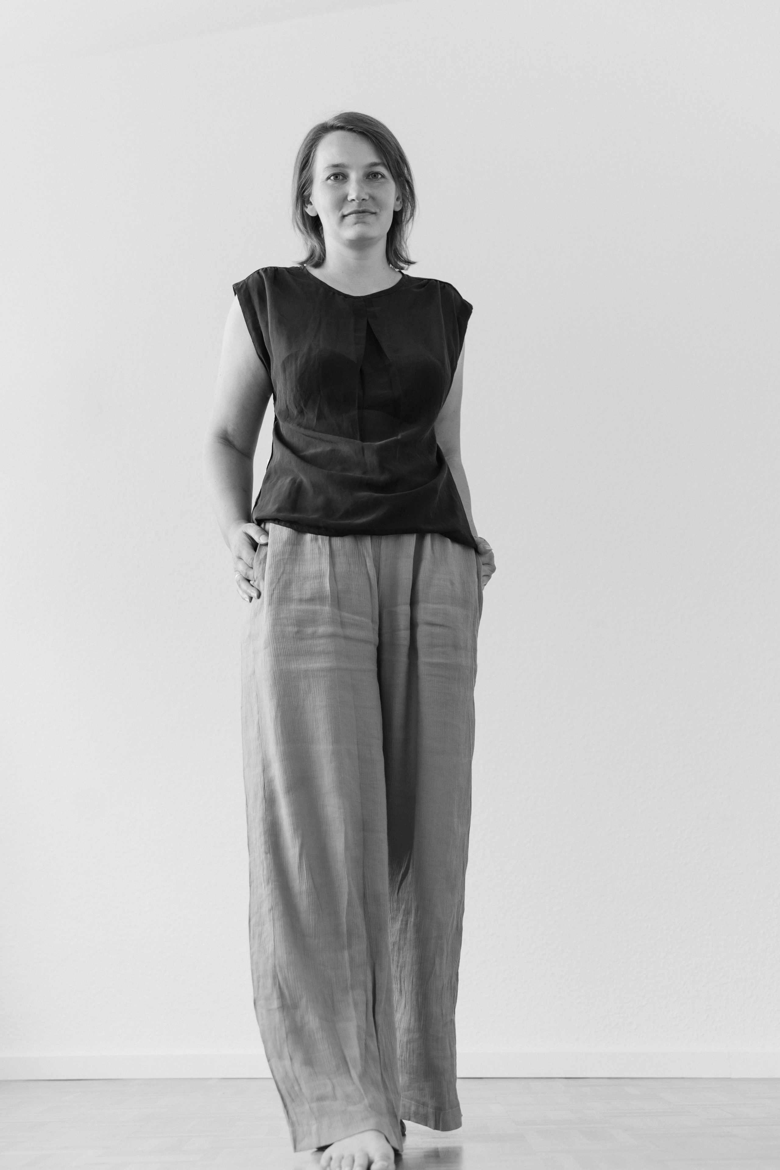 Schwarz-Weiß-Fotoshooting im Studio. Schwarz-weiß Fotografie in Münster. Fotografin Viktoria Roschen