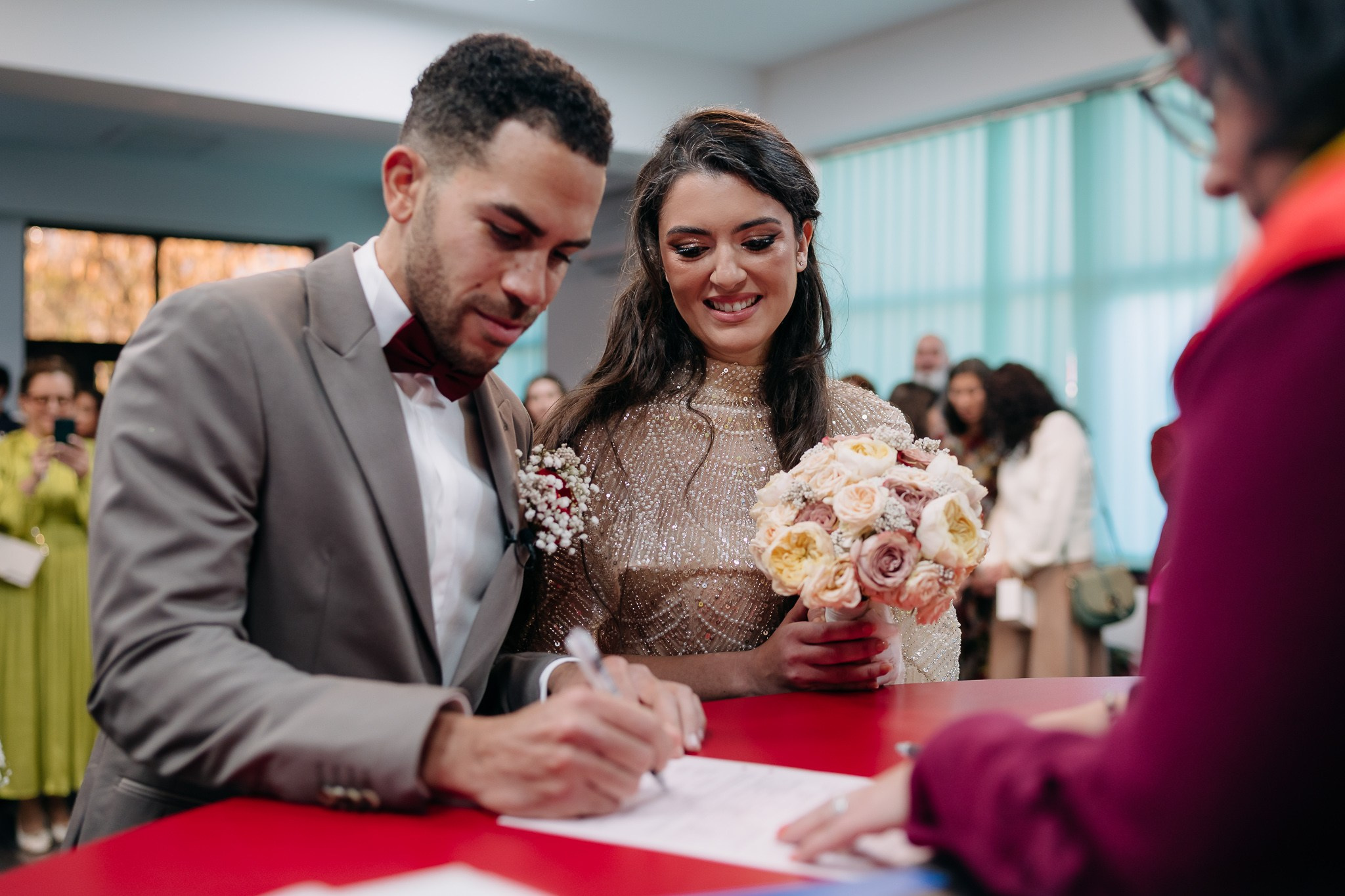 Fotograf Cununie Civilă în București - Mihai Popa Fotograf. Fotograf Nuntă & Botez București - Mihai Popa | Dincolo de oameni, imortalizez emoții!